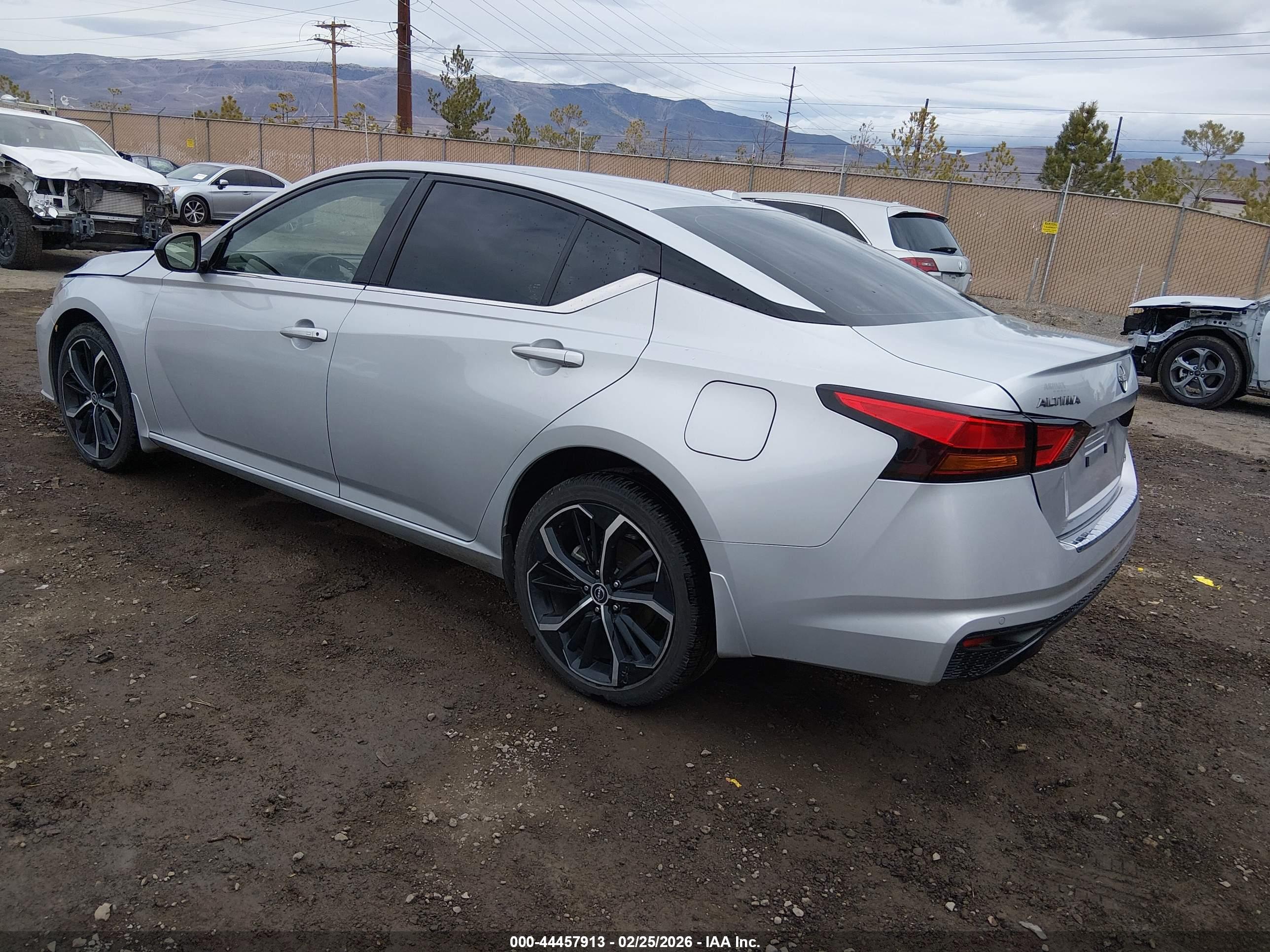 NISSAN ALTIMA image 3
