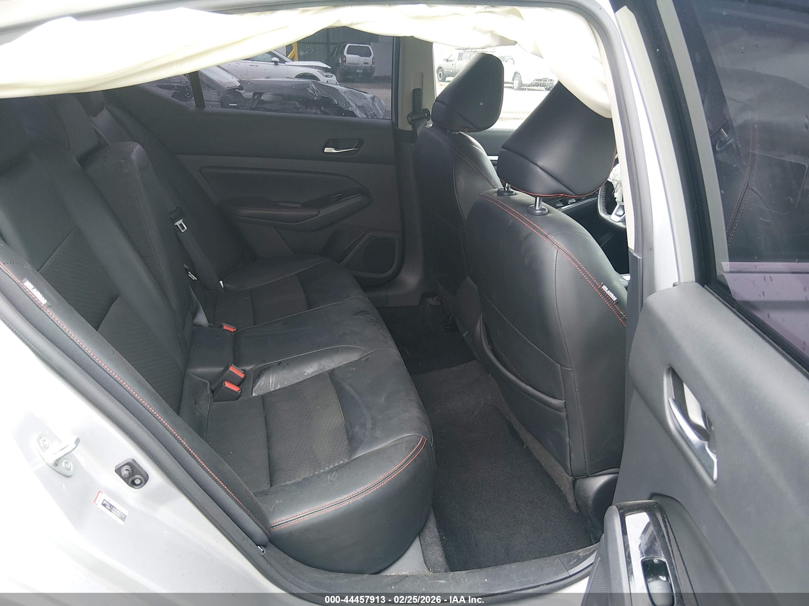 NISSAN ALTIMA image 8