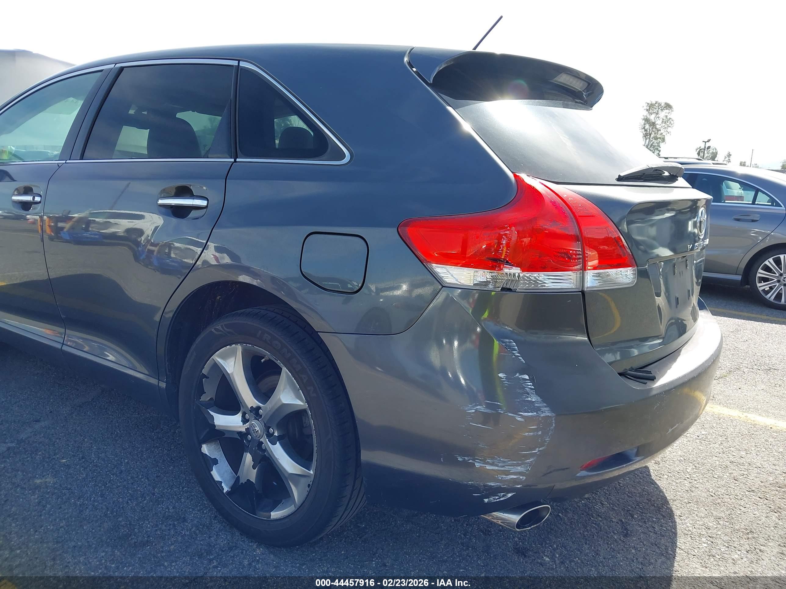 TOYOTA VENZA image 6