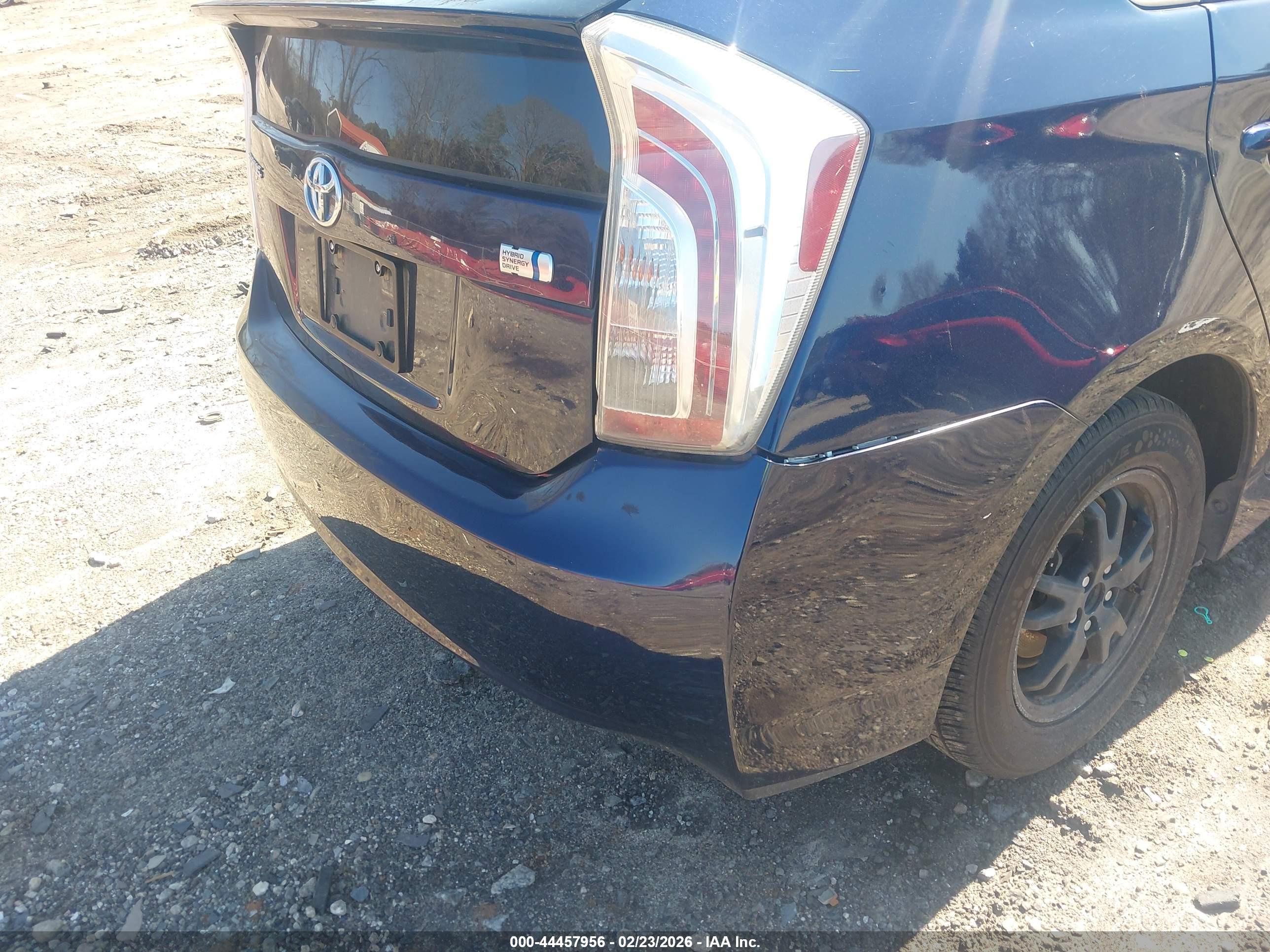 TOYOTA PRIUS image 6