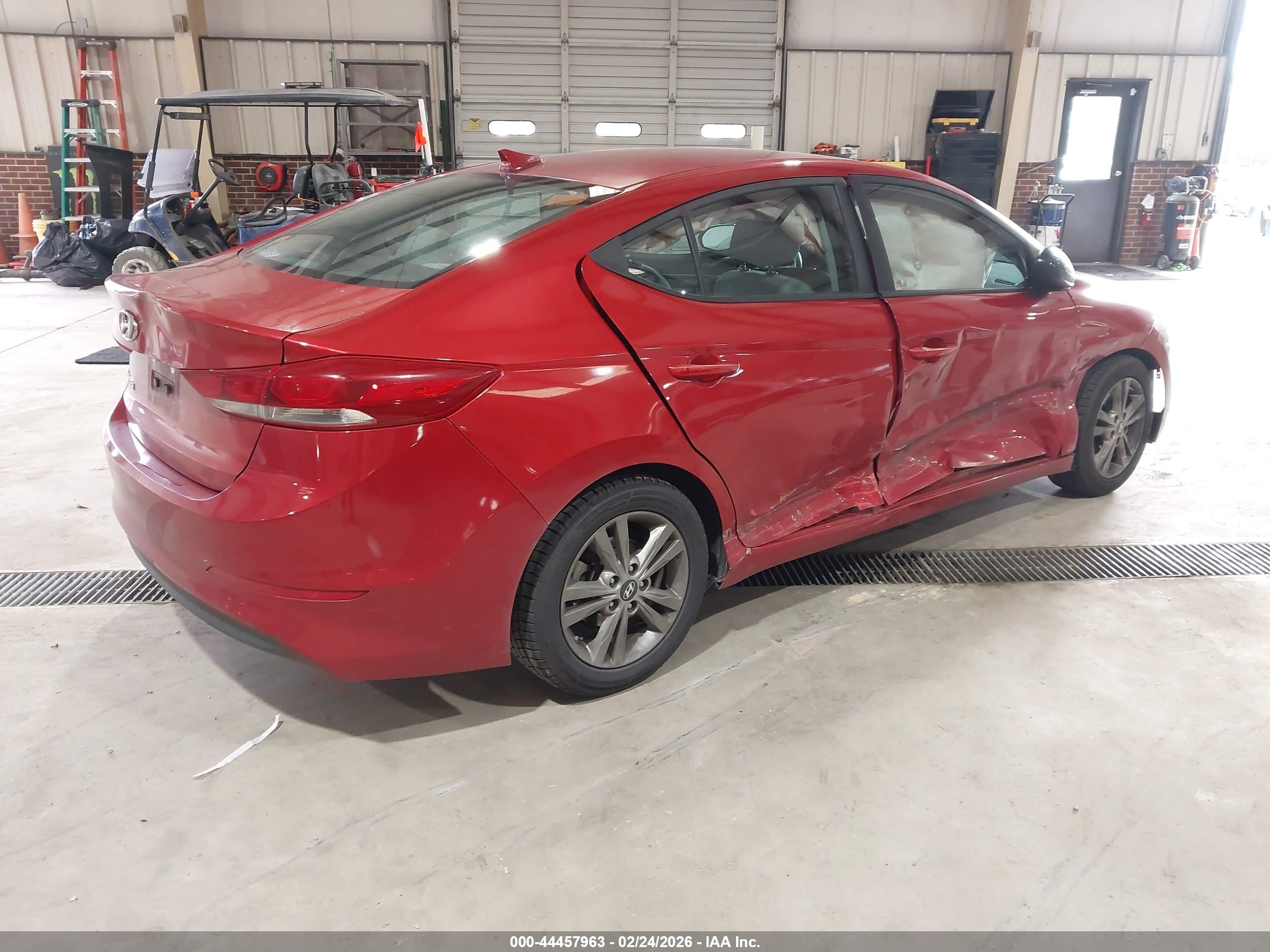 HYUNDAI ELANTRA image 4