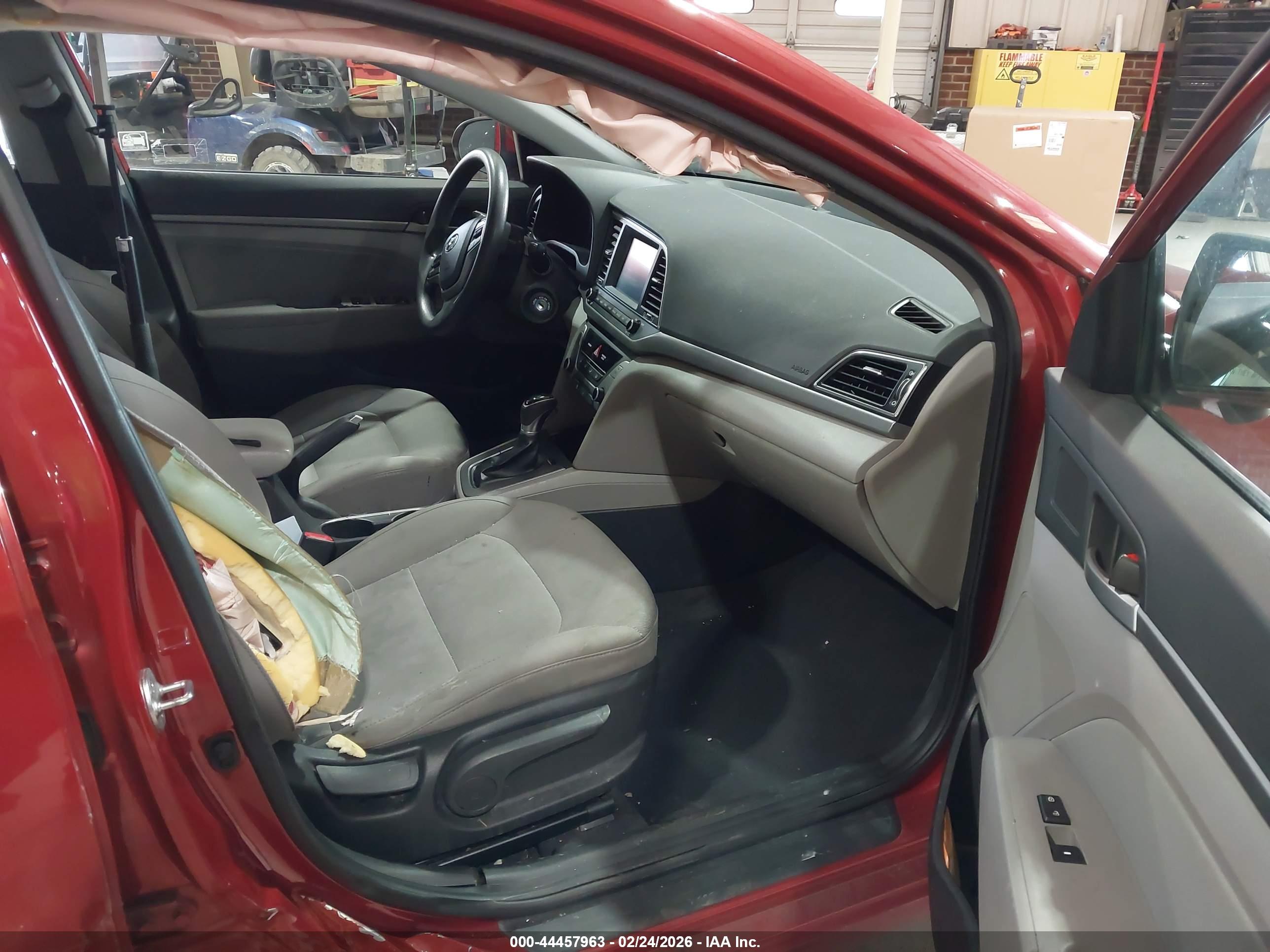 HYUNDAI ELANTRA image 5