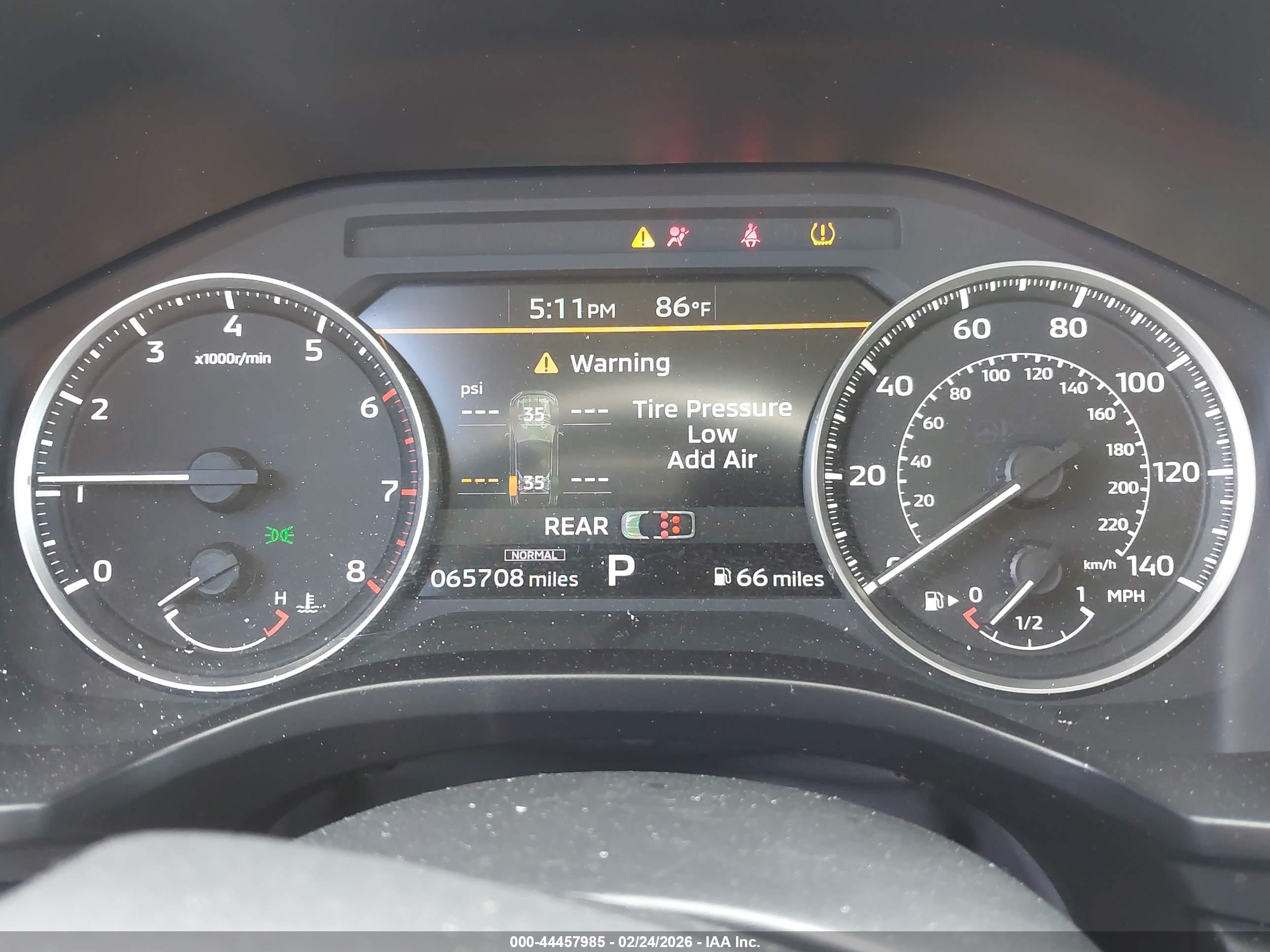 MITSUBISHI OUTLANDER image 7