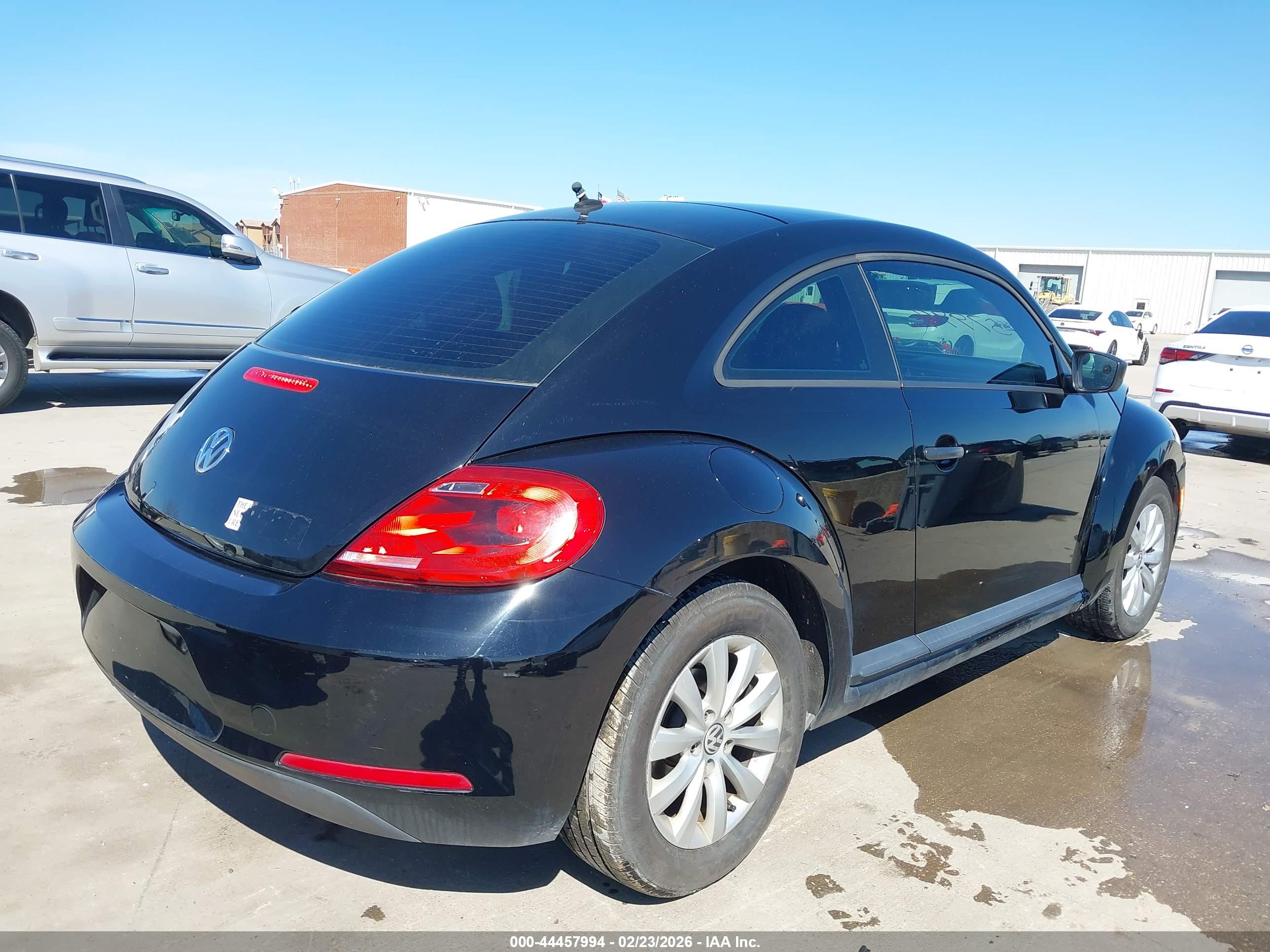 VOLKSWAGEN BEETLE image 4