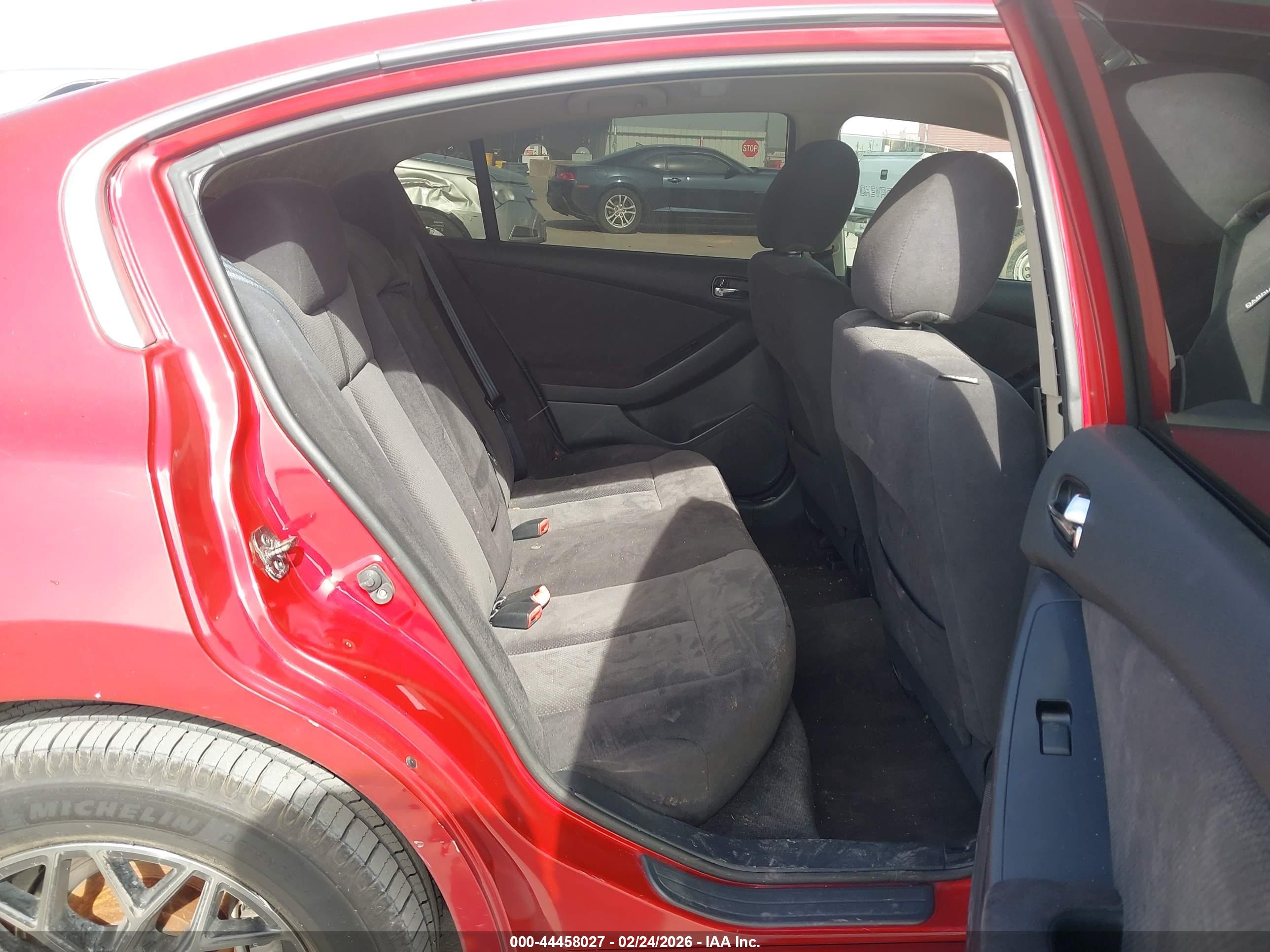 NISSAN ALTIMA image 8