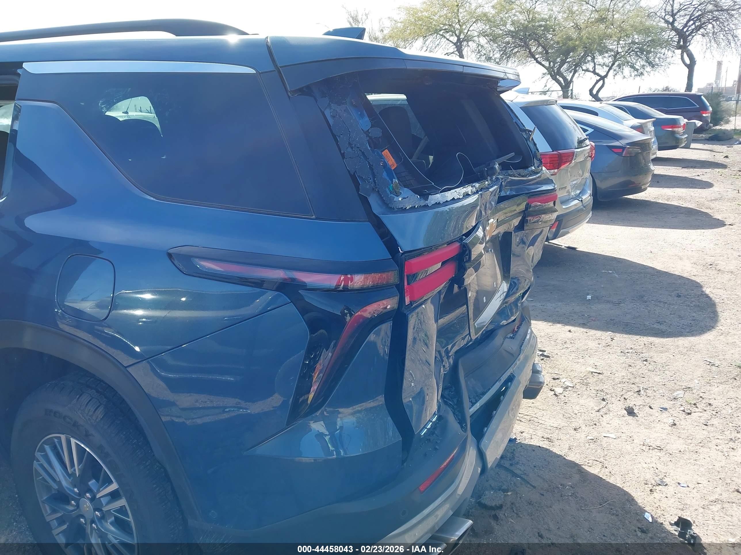 CHEVROLET TRAVERSE image 6
