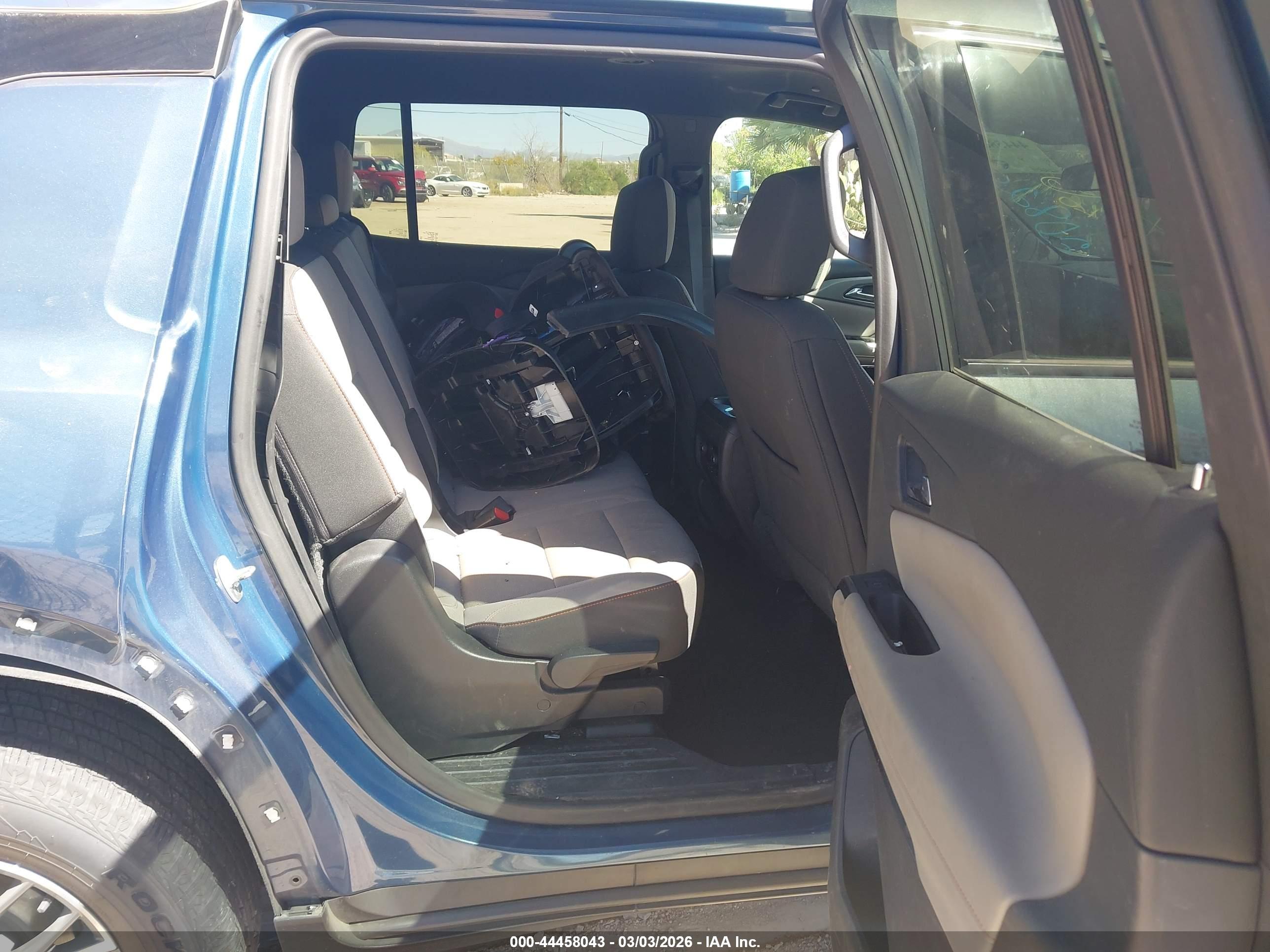 CHEVROLET TRAVERSE image 8