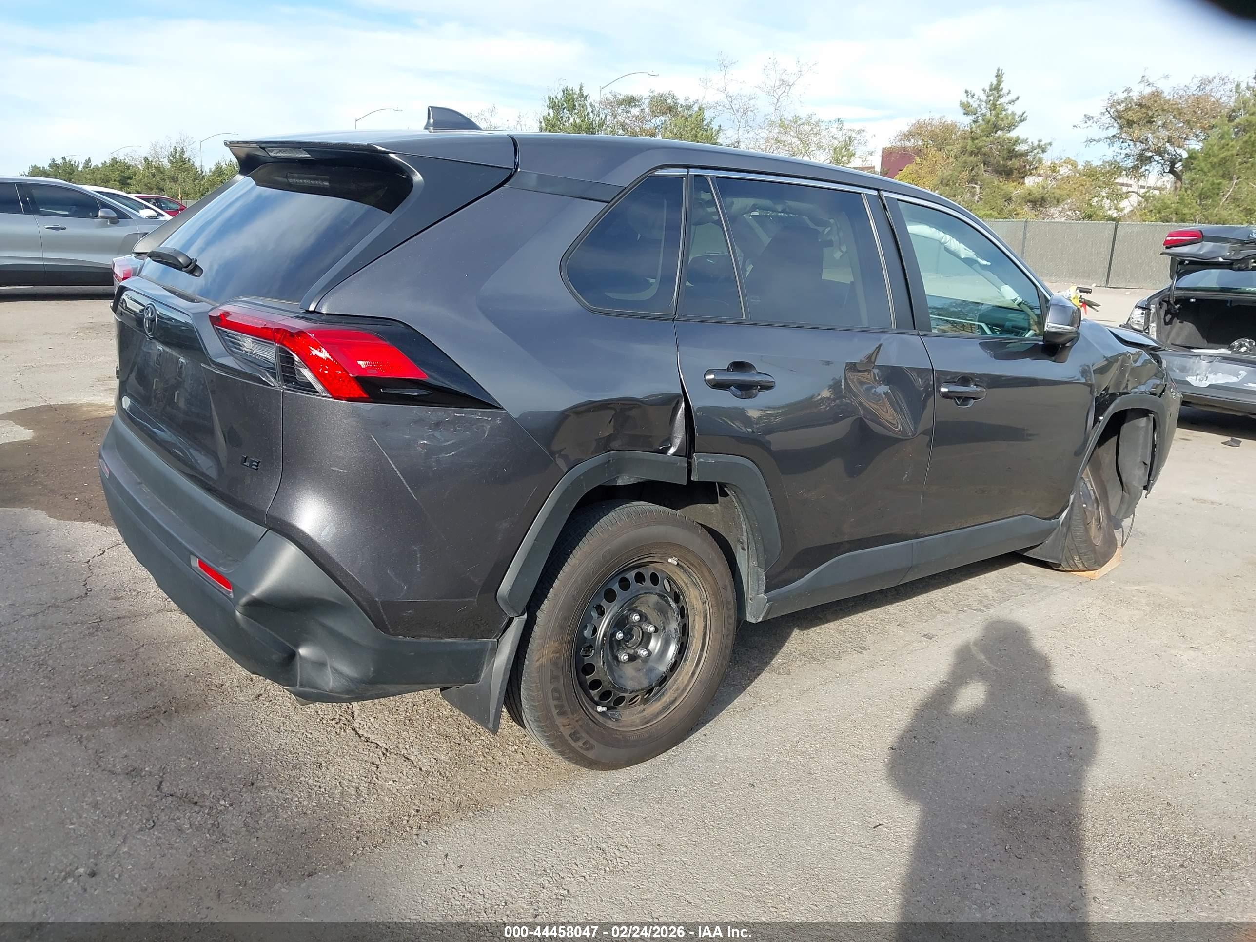 TOYOTA RAV4 image 4