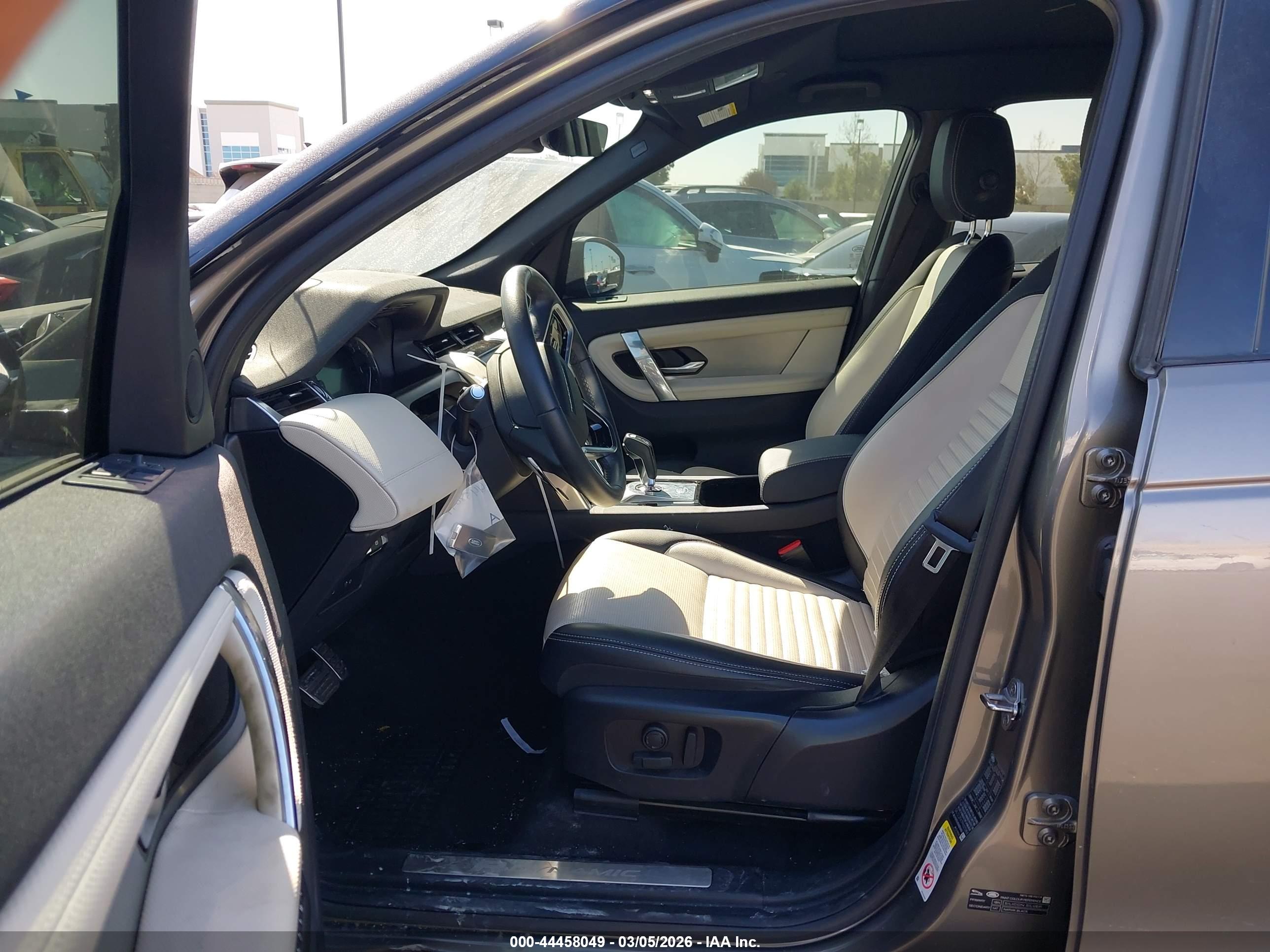 LAND ROVER image 5