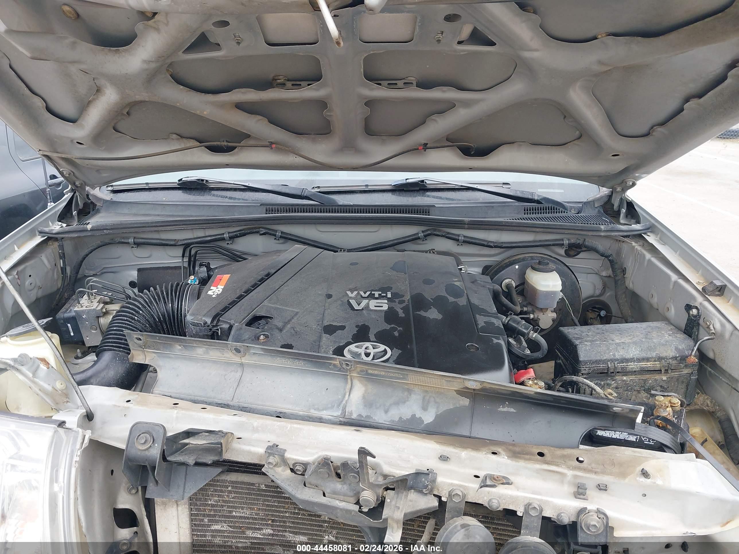 TOYOTA TACOMA image 10