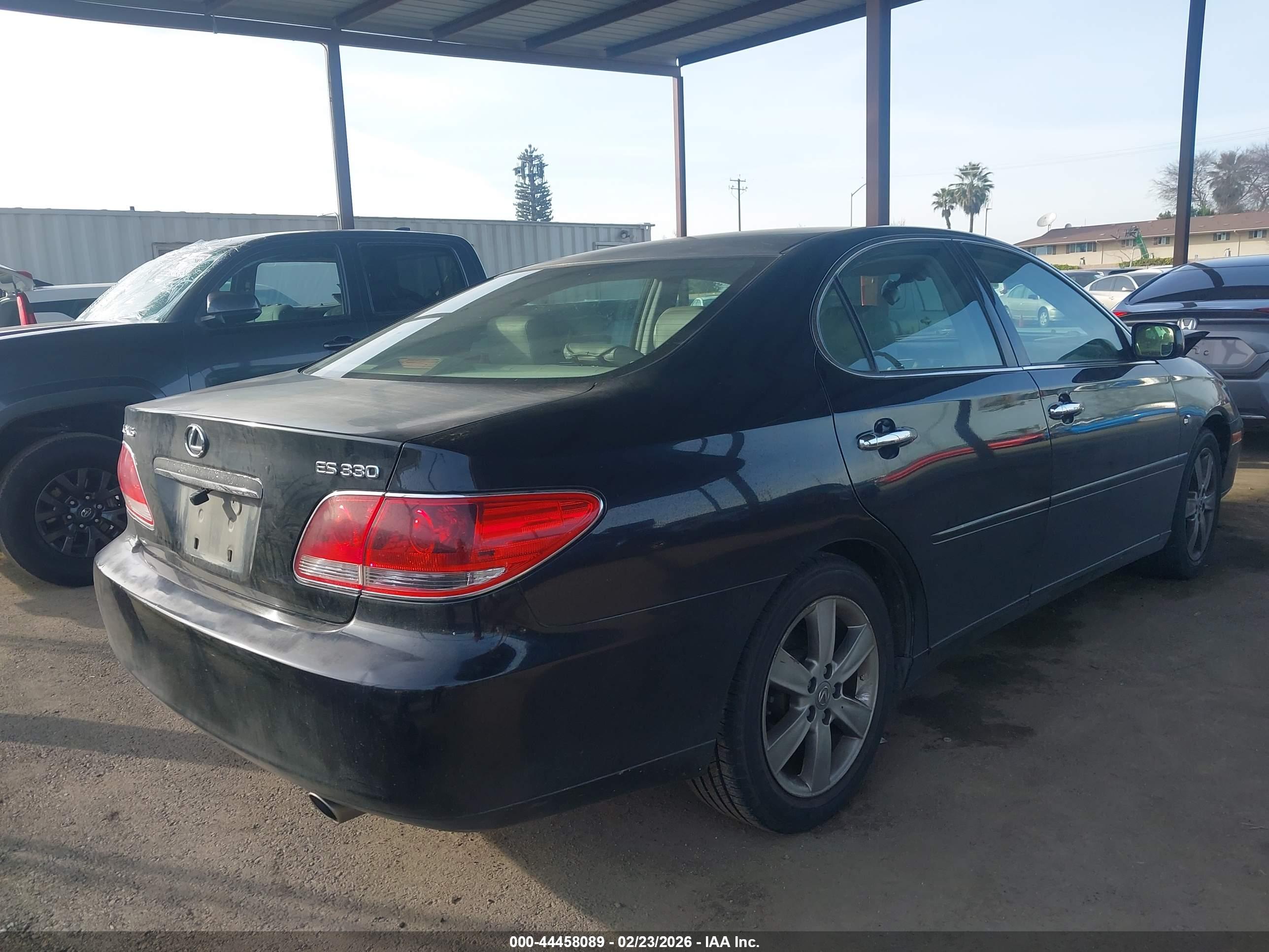 LEXUS ES image 4