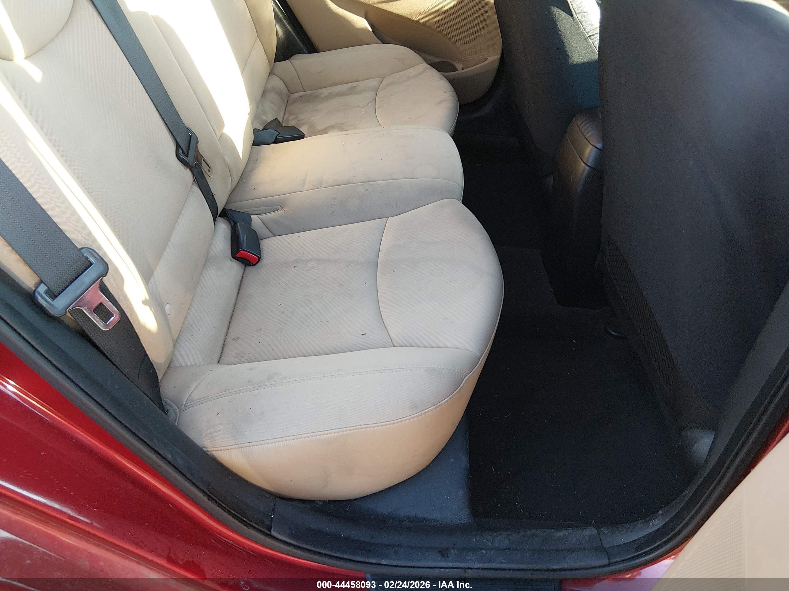 HYUNDAI ELANTRA image 8