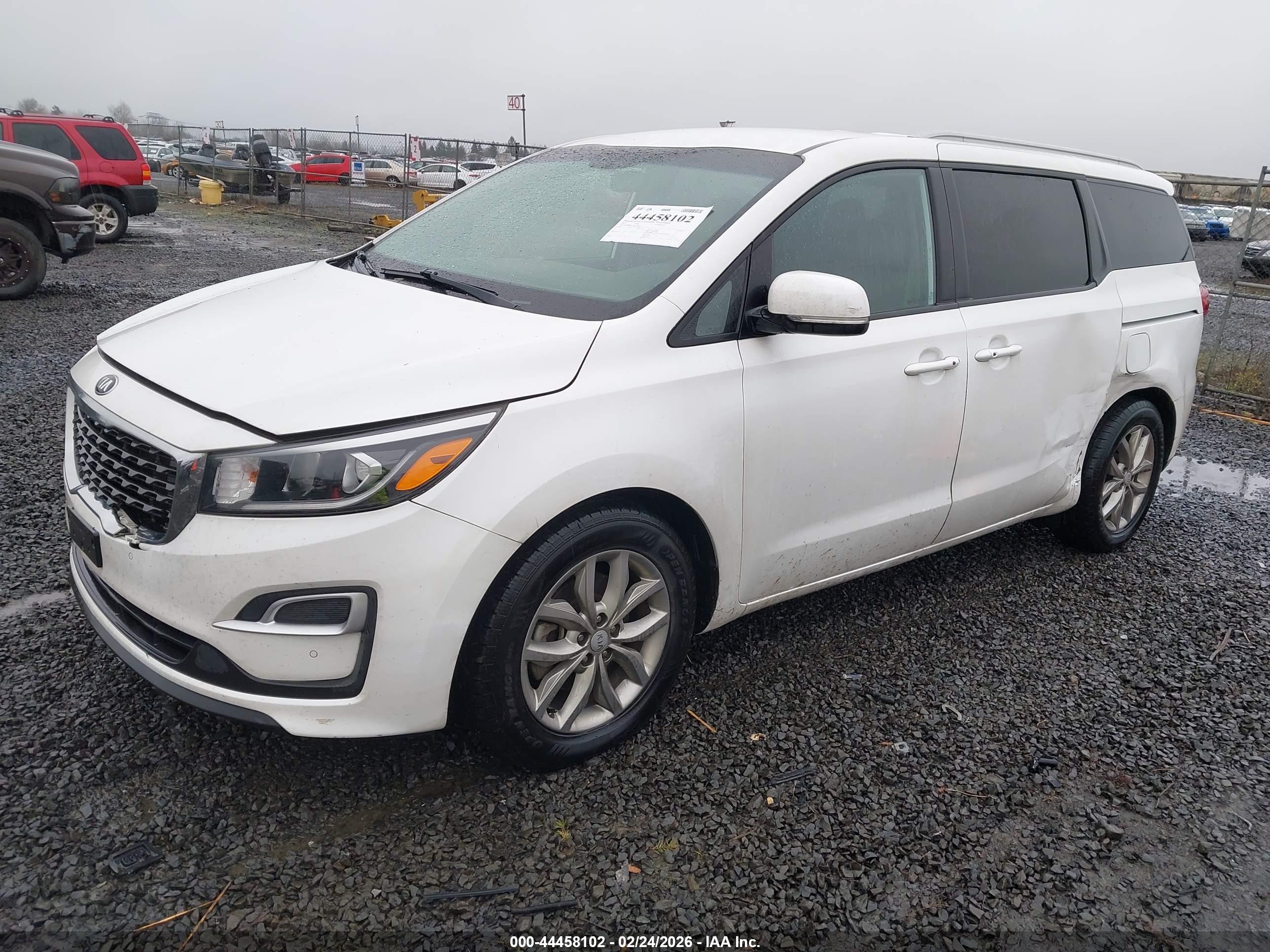 KIA SEDONA image 2