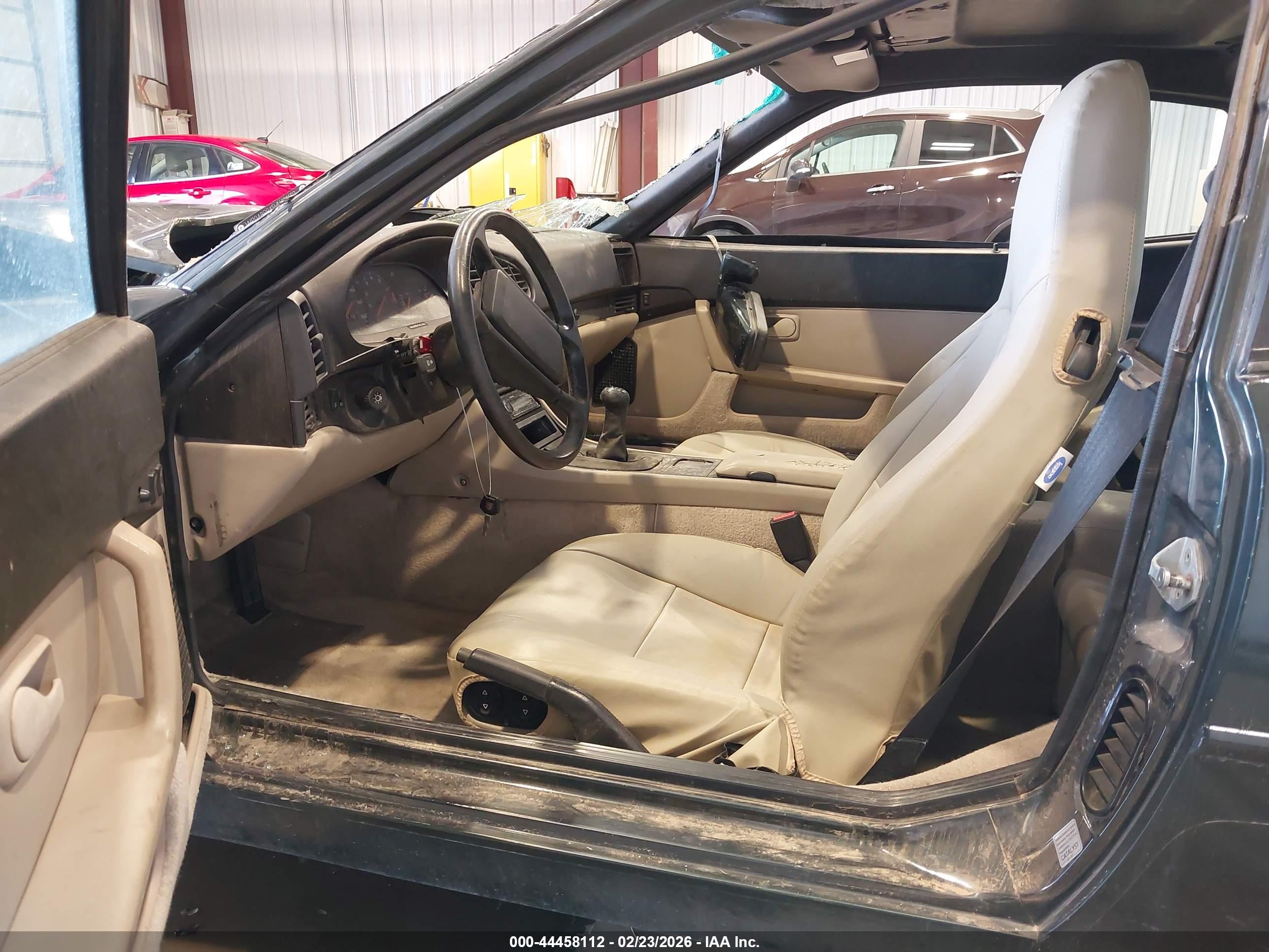 PORSCHE 944 image 5