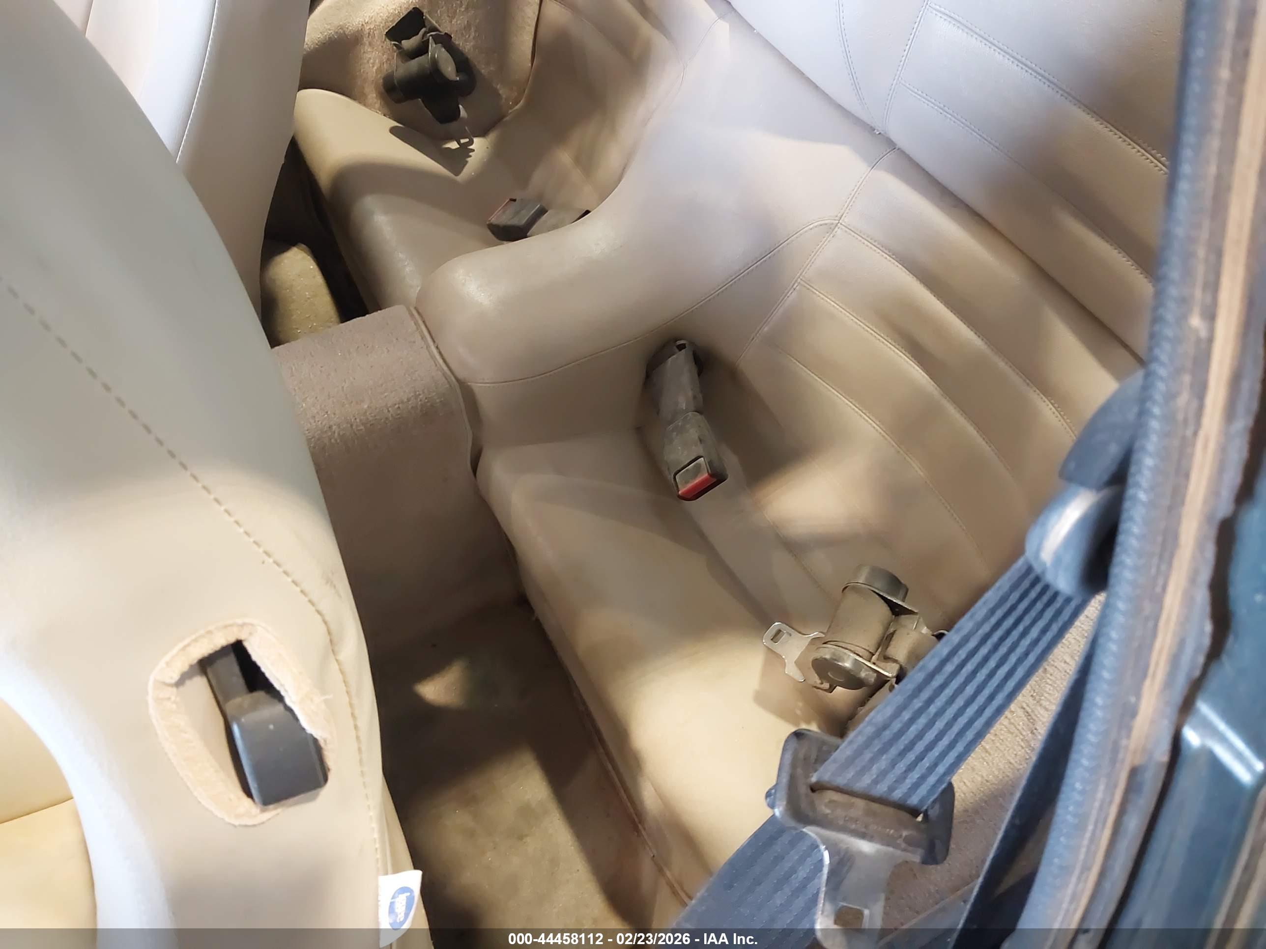 PORSCHE 944 image 8