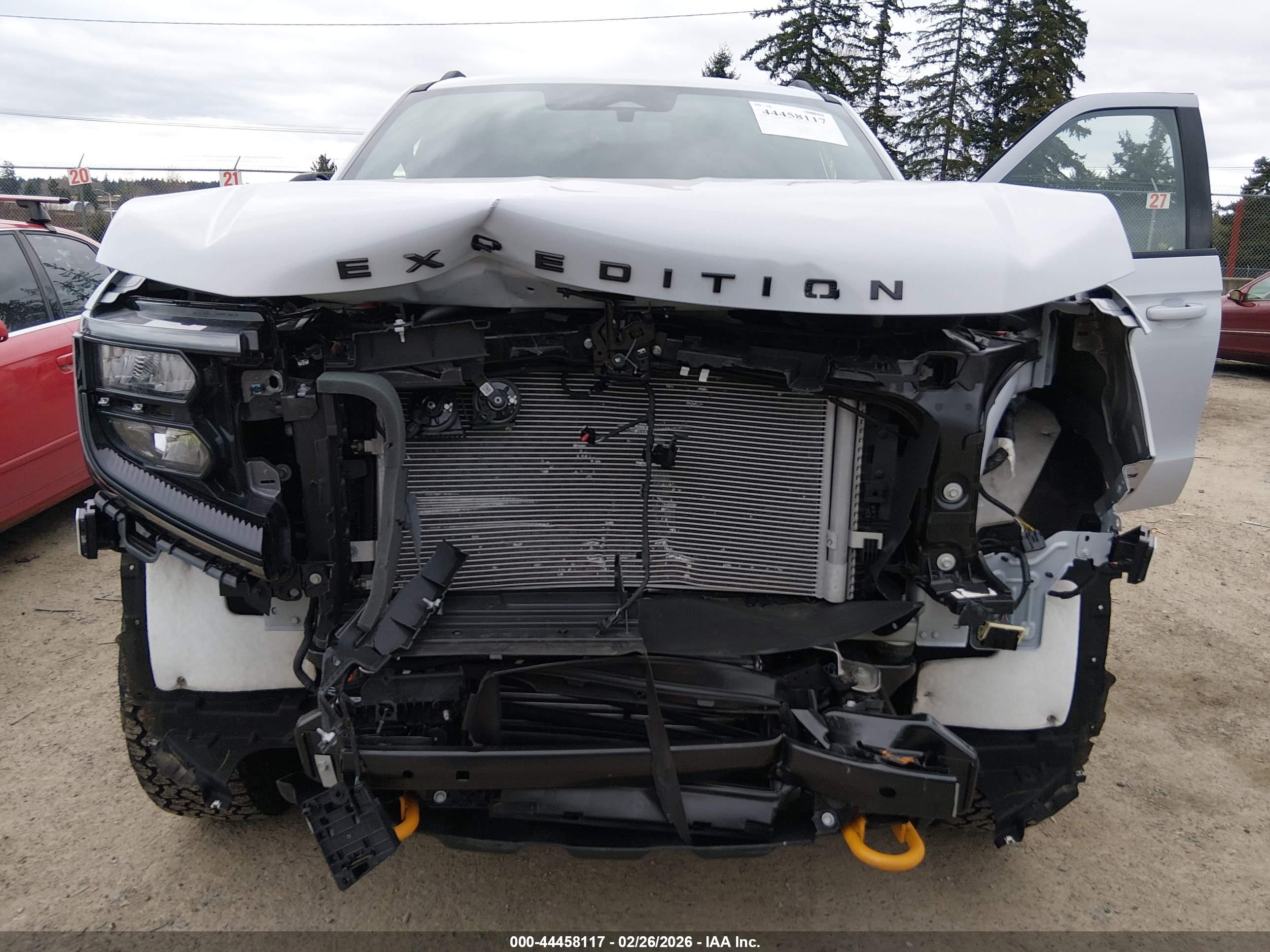 FORD EXPEDITION image 6