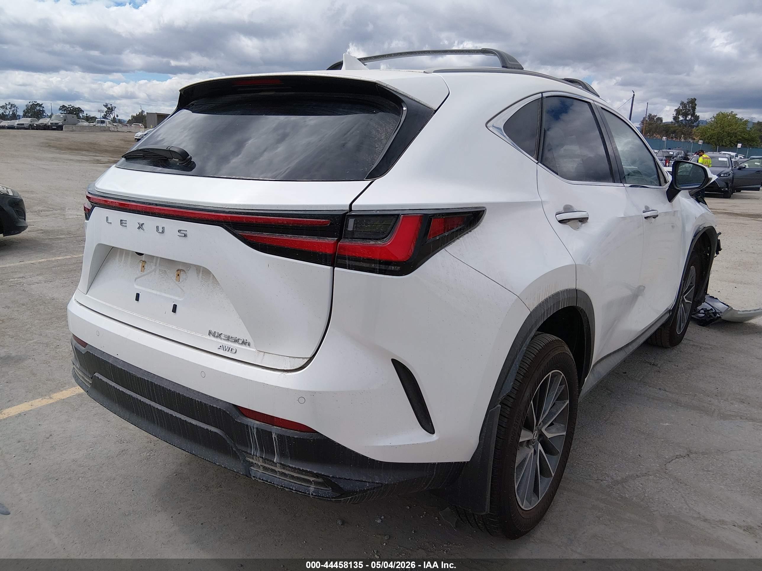 LEXUS NX image 4