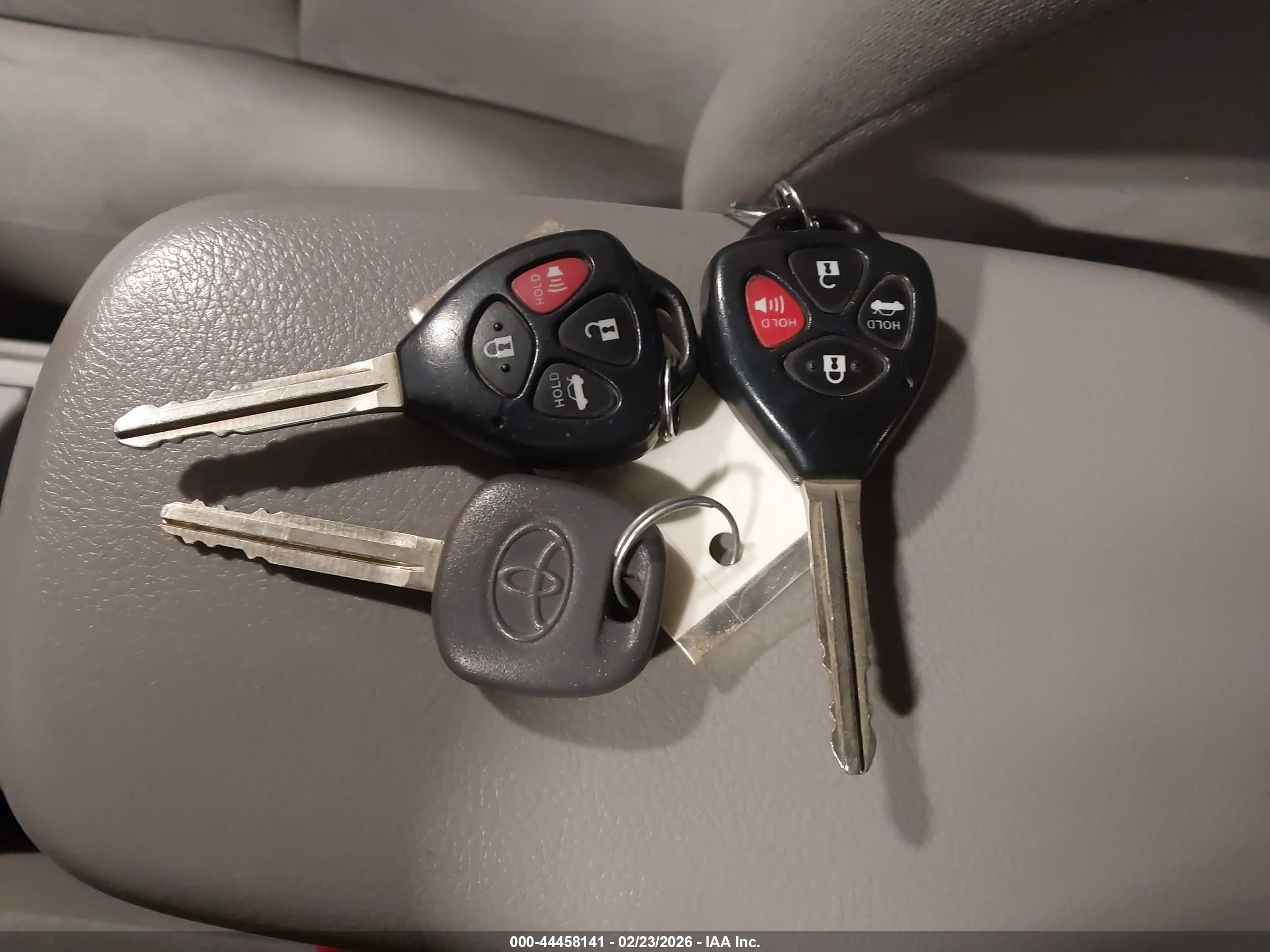 TOYOTA COROLLA image 11