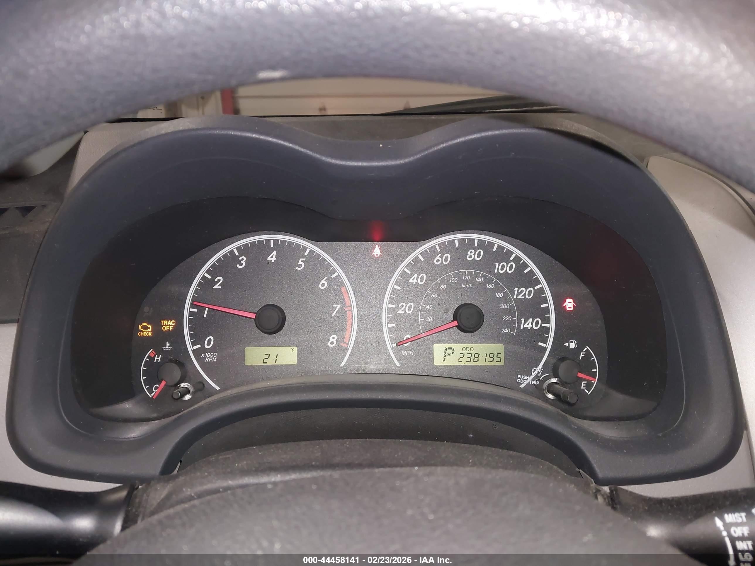 TOYOTA COROLLA image 7