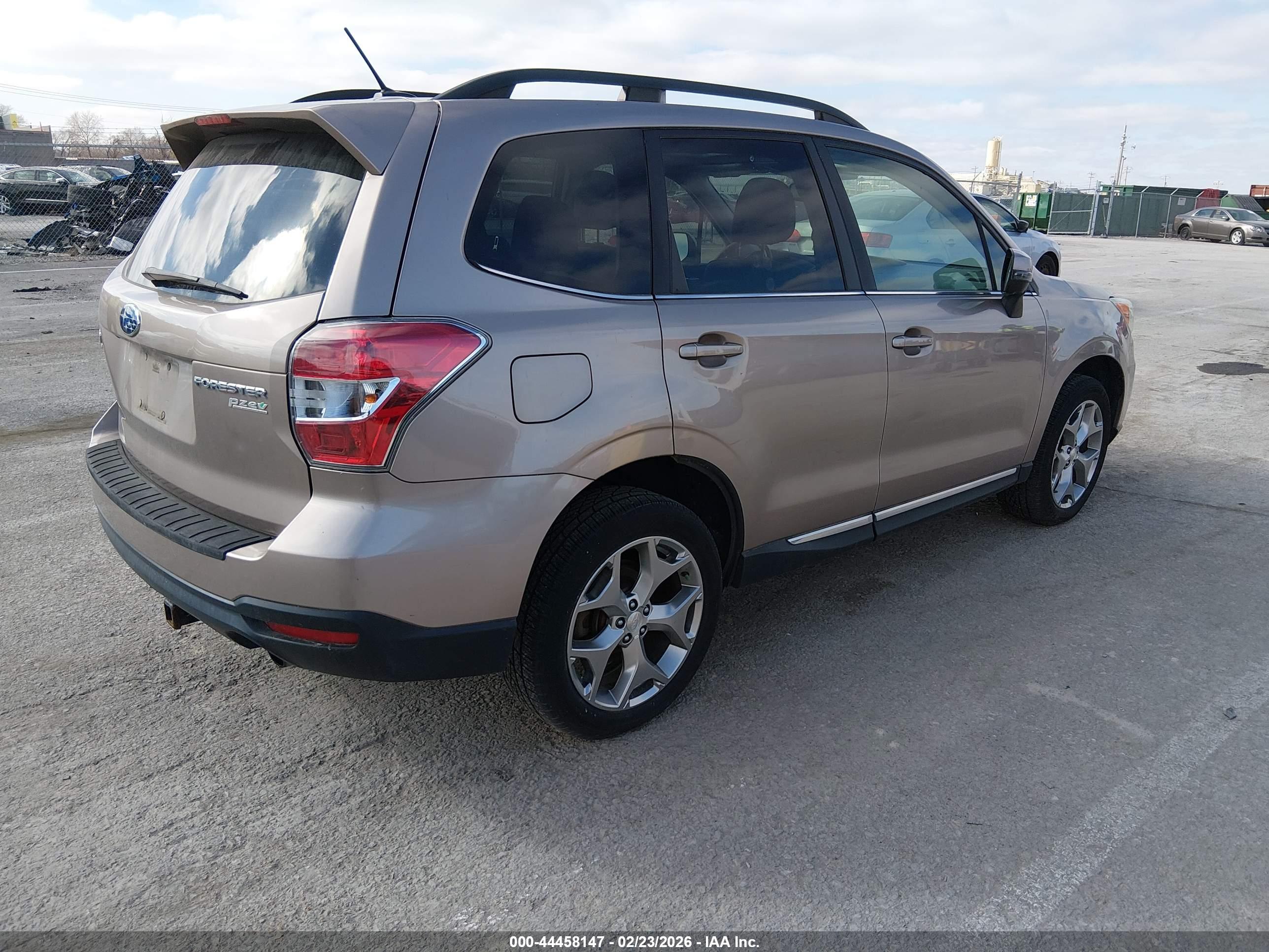 SUBARU FORESTER image 4