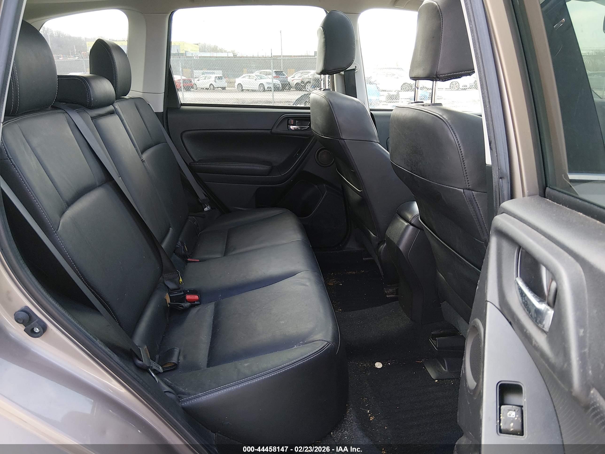 SUBARU FORESTER image 8