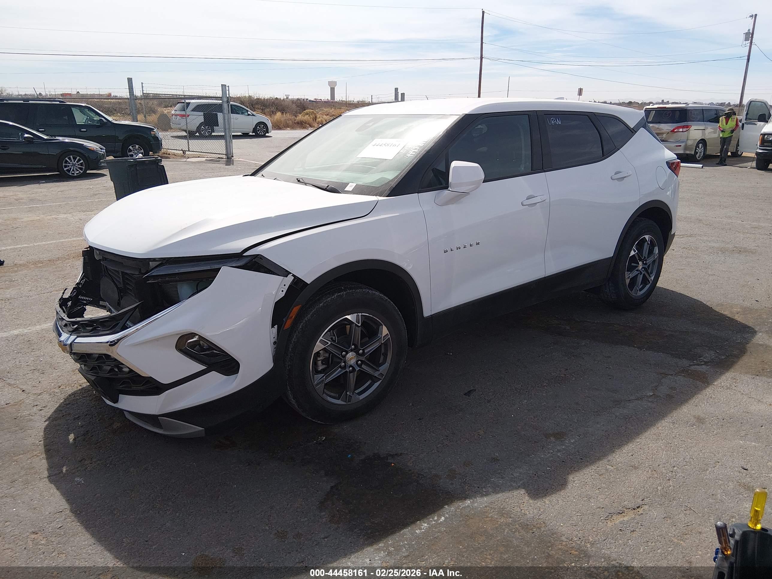 CHEVROLET BLAZER image 2