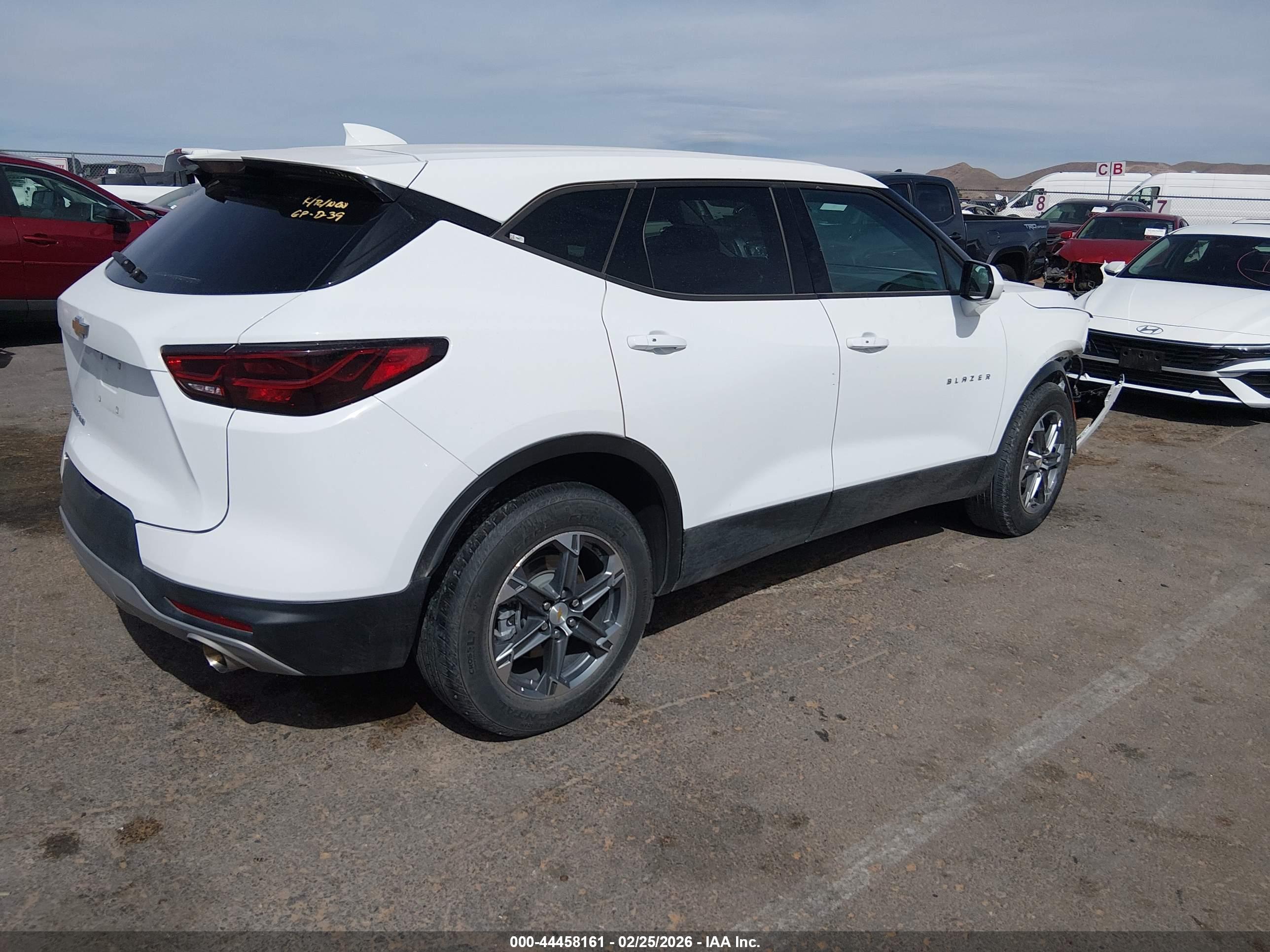 CHEVROLET BLAZER image 4
