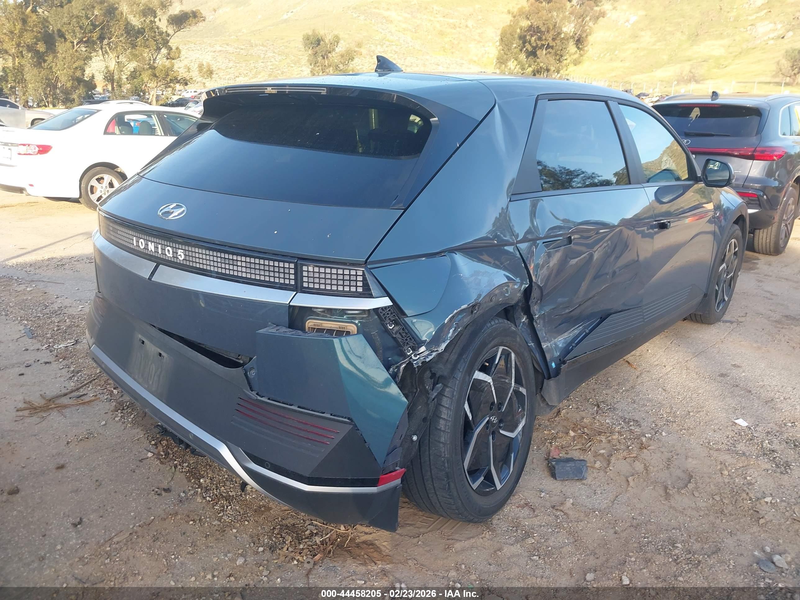 HYUNDAI IONIQ image 4