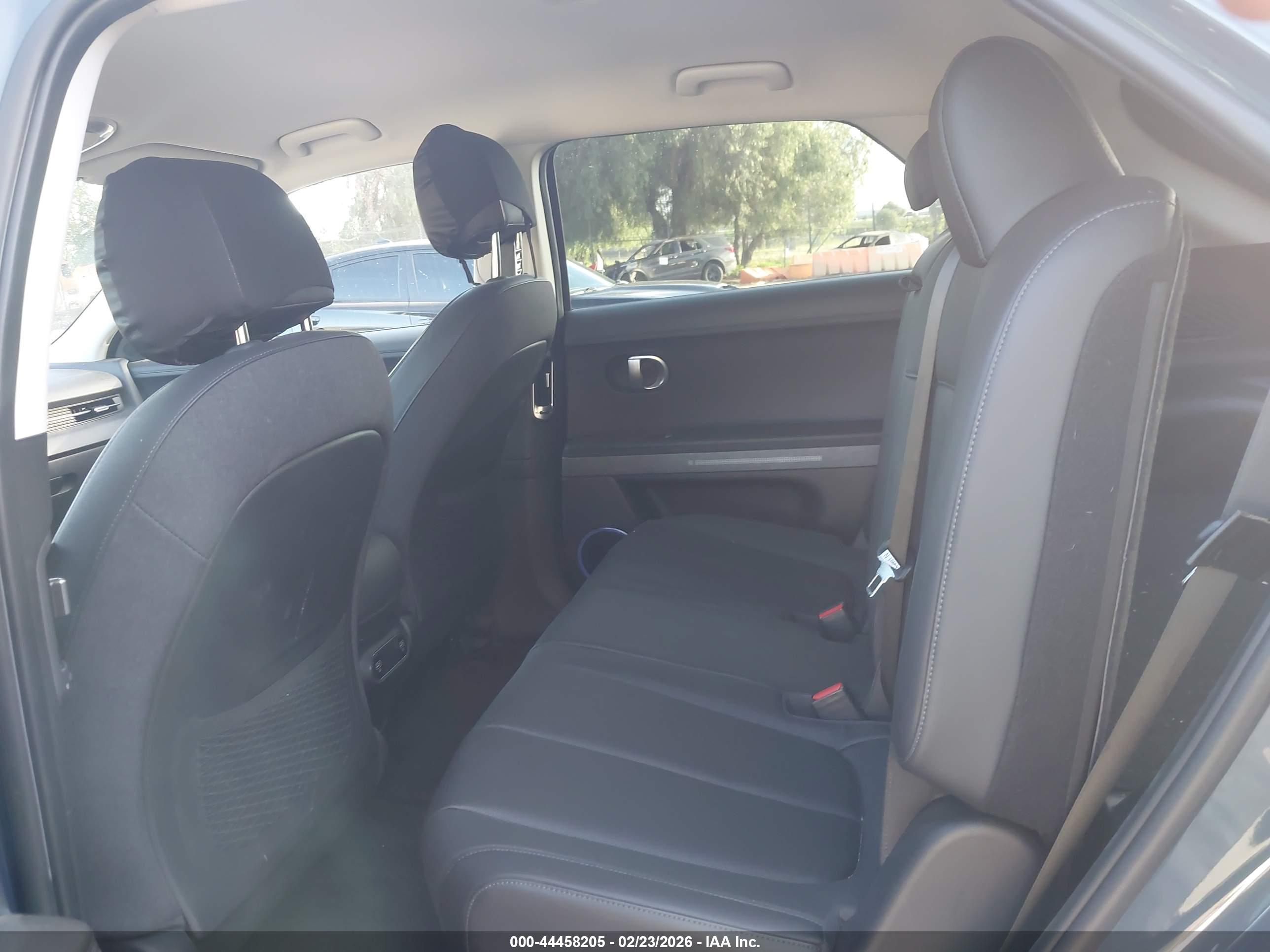 HYUNDAI IONIQ image 8