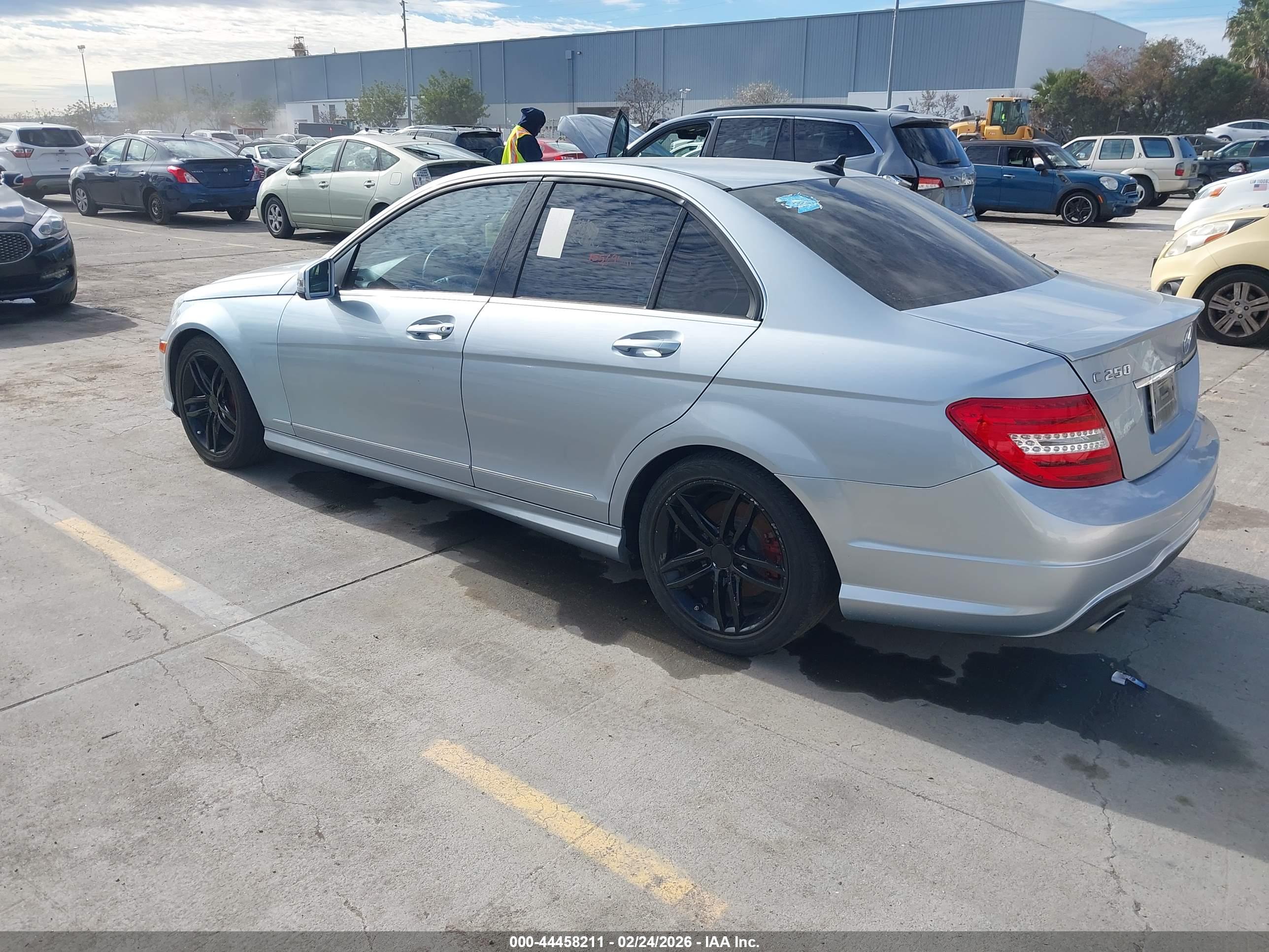 MERCEDES-BENZ C image 3