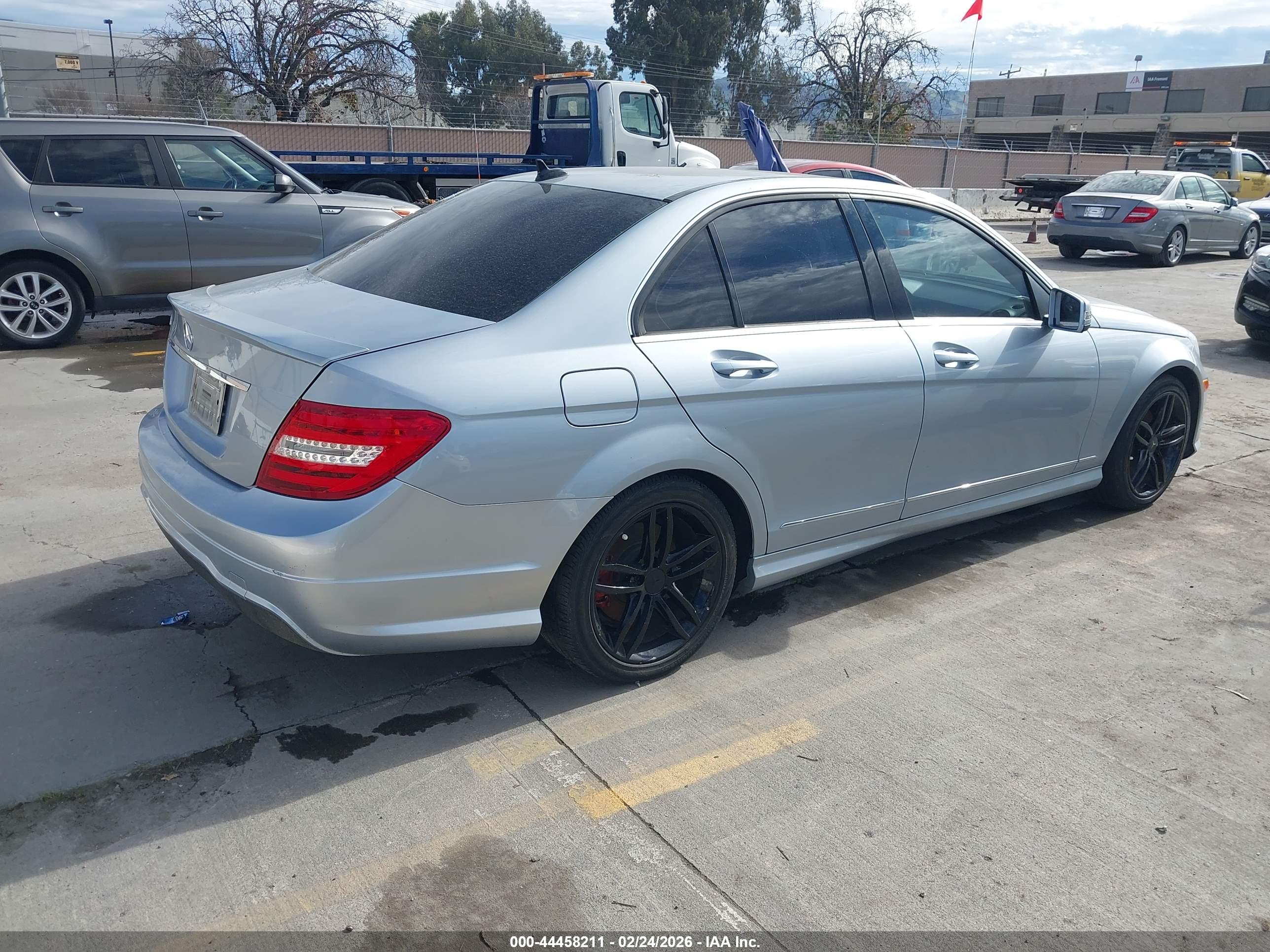 MERCEDES-BENZ C image 4