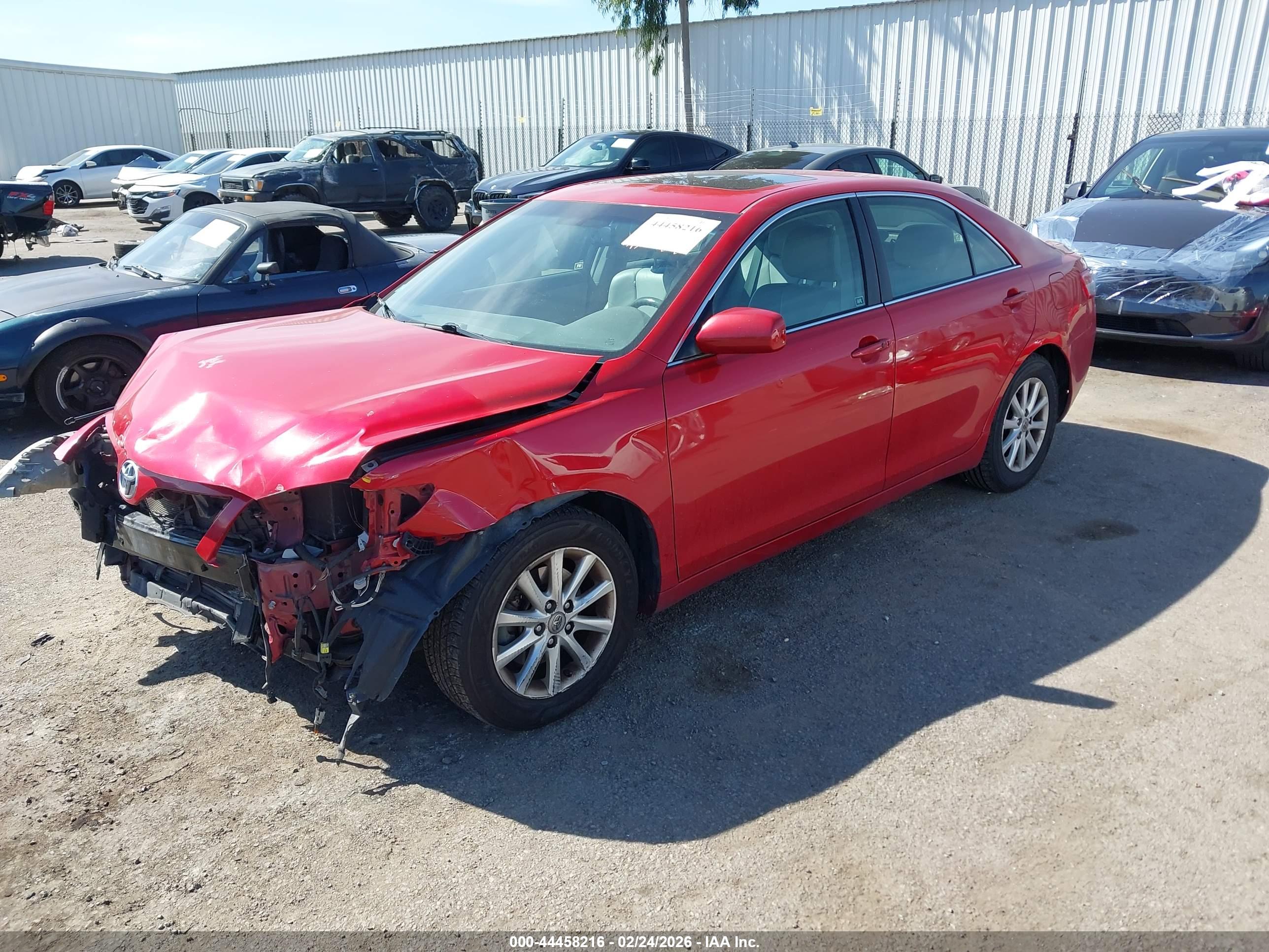 TOYOTA CAMRY image 2