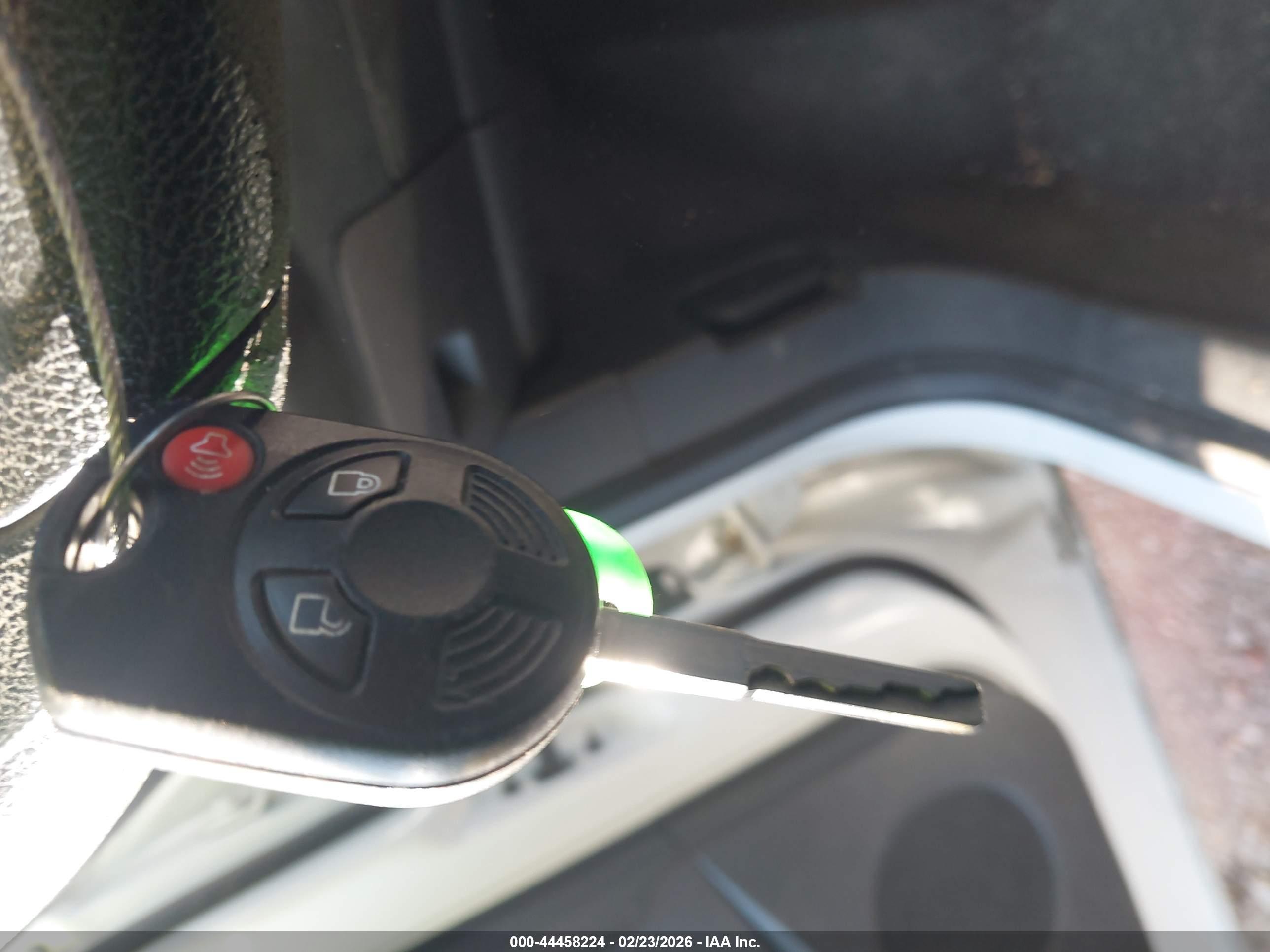 FORD ESCAPE image 11