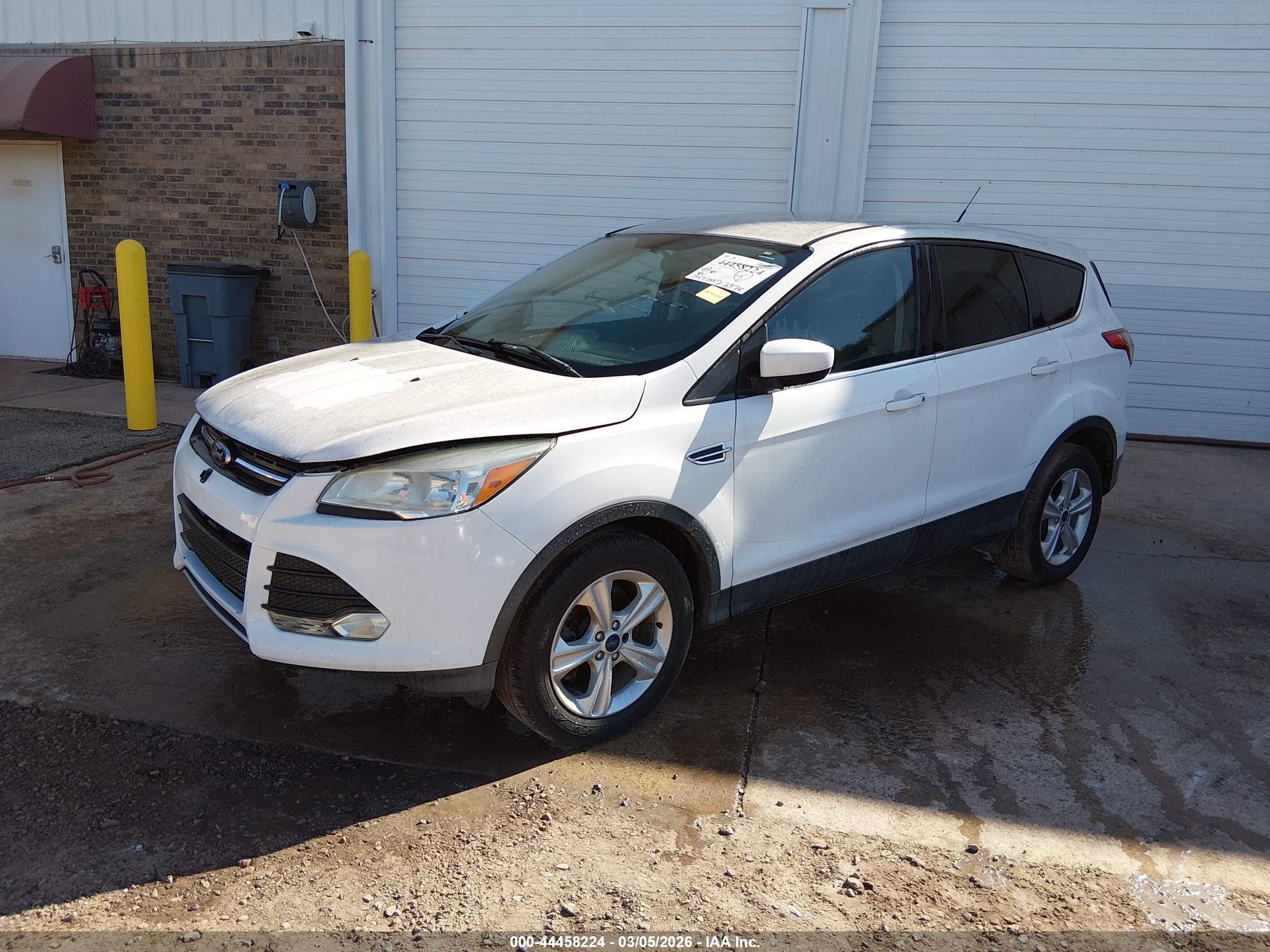 FORD ESCAPE image 2