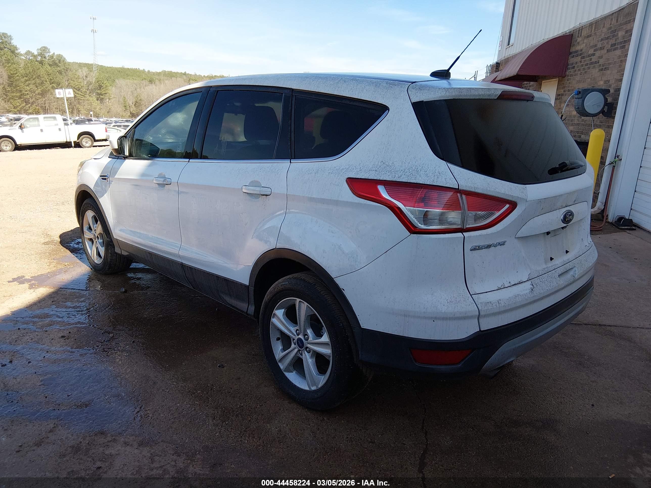 FORD ESCAPE image 3