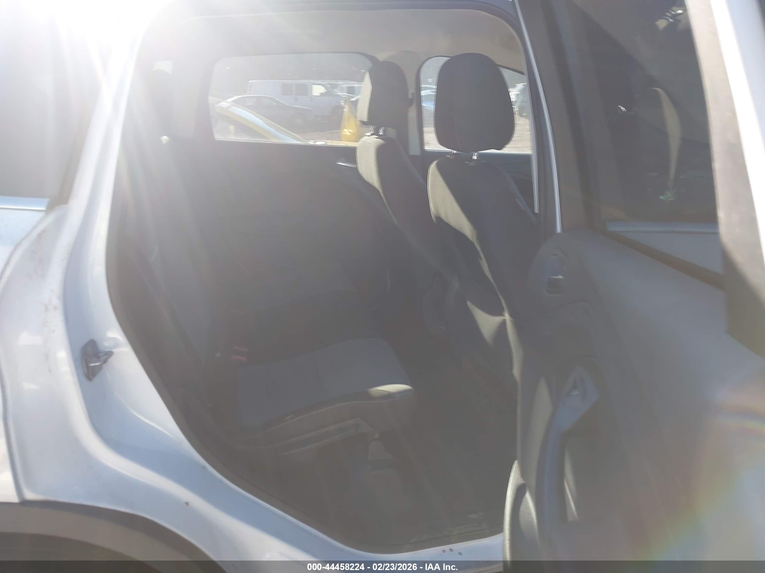 FORD ESCAPE image 8