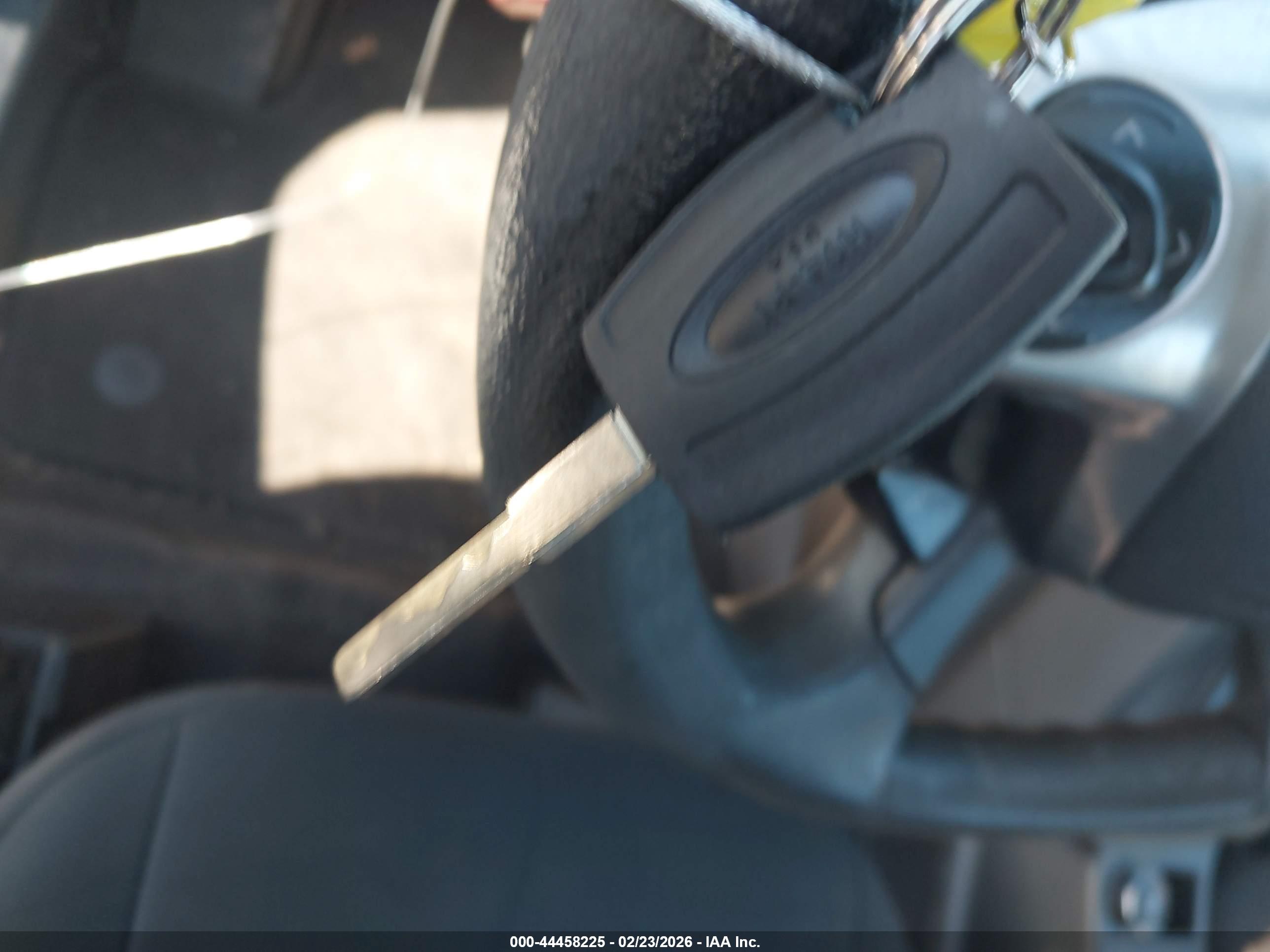 FORD ESCAPE image 11