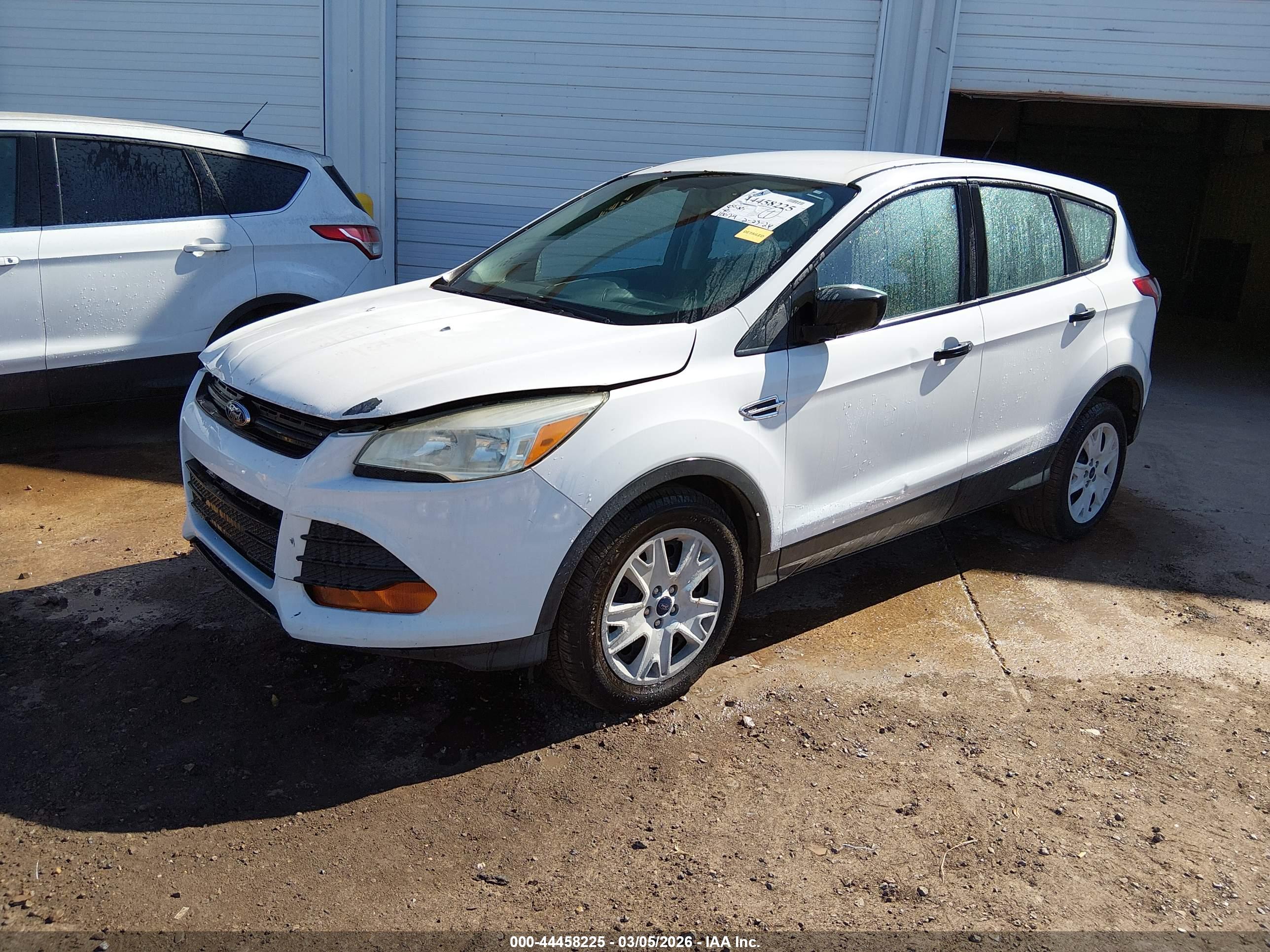 FORD ESCAPE image 2