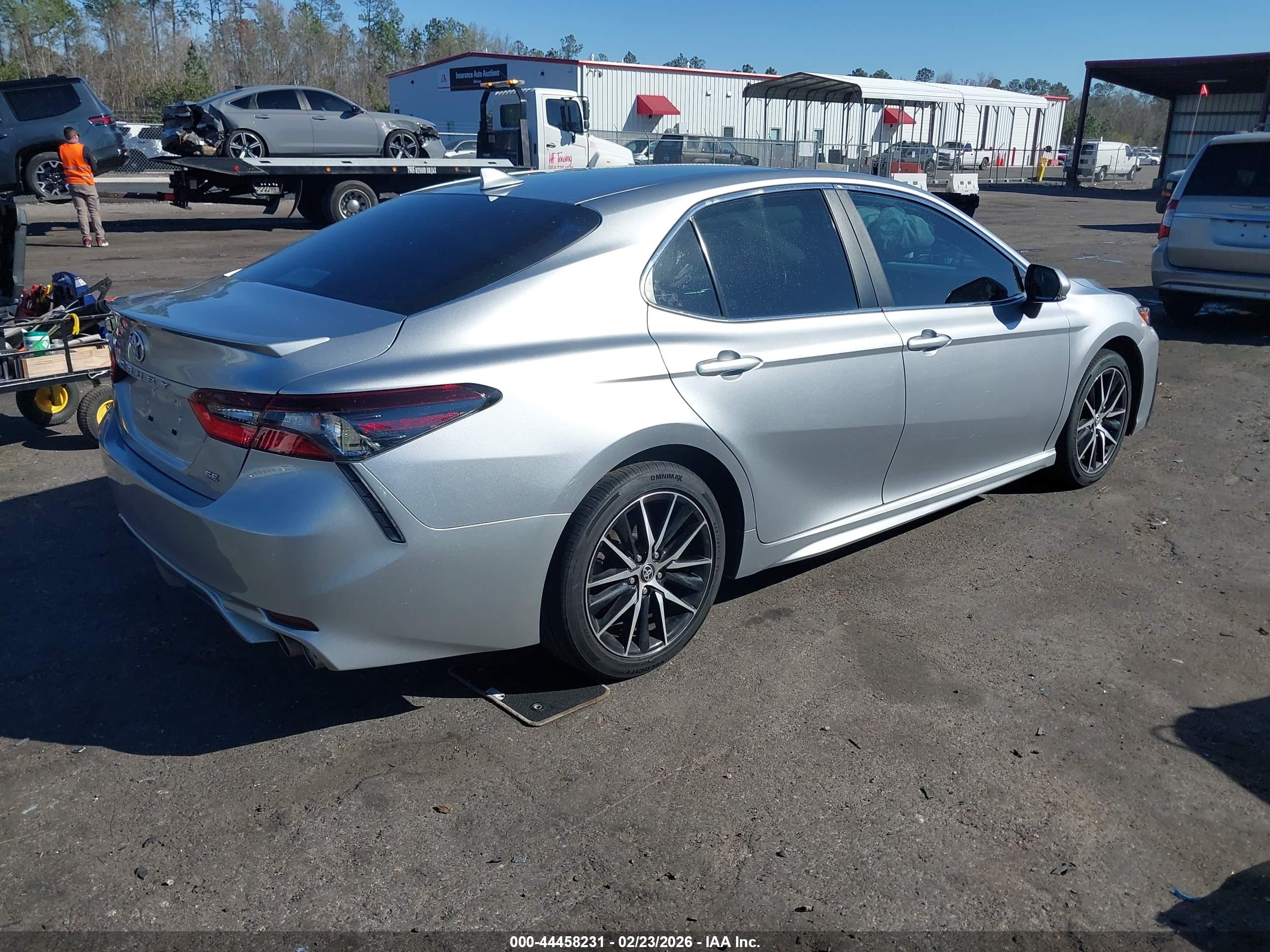 TOYOTA CAMRY image 4