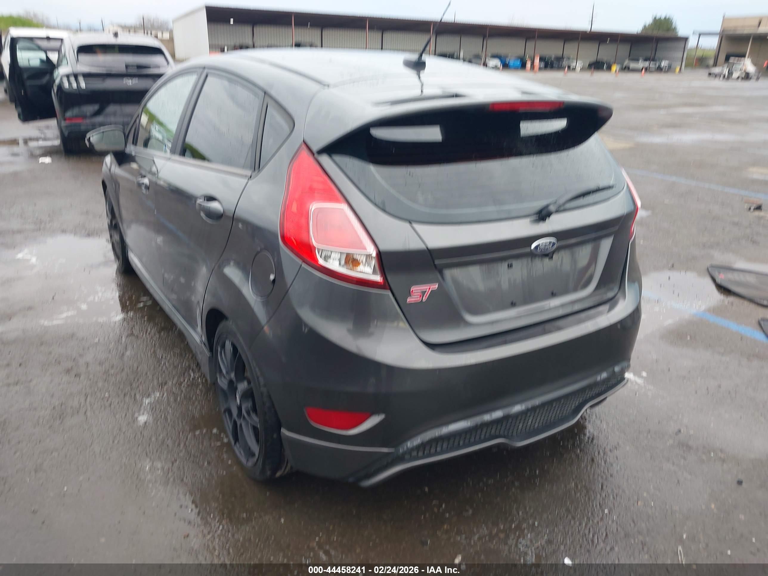 FORD FIESTA image 3