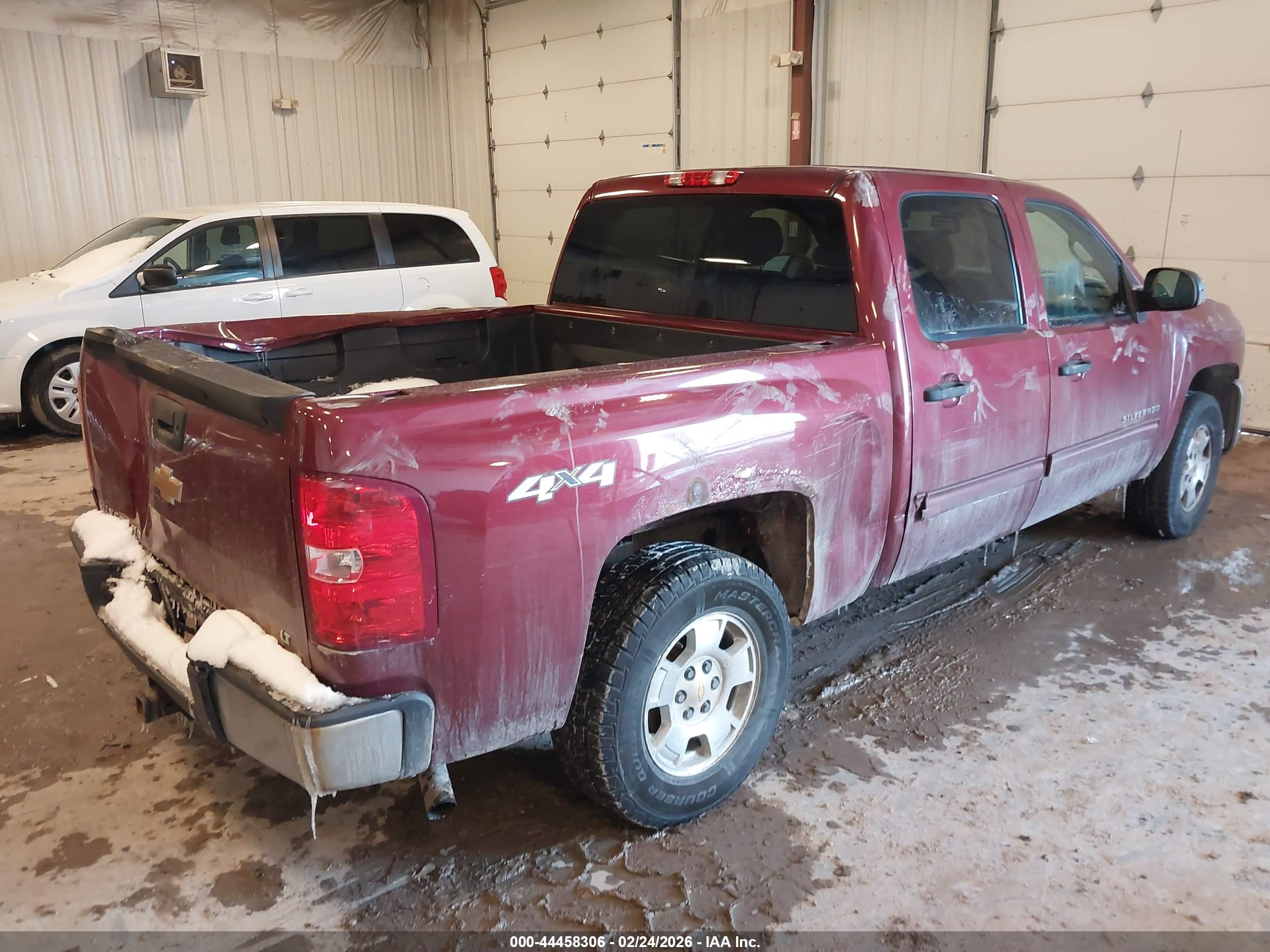 CHEVROLET SILVERADO image 4