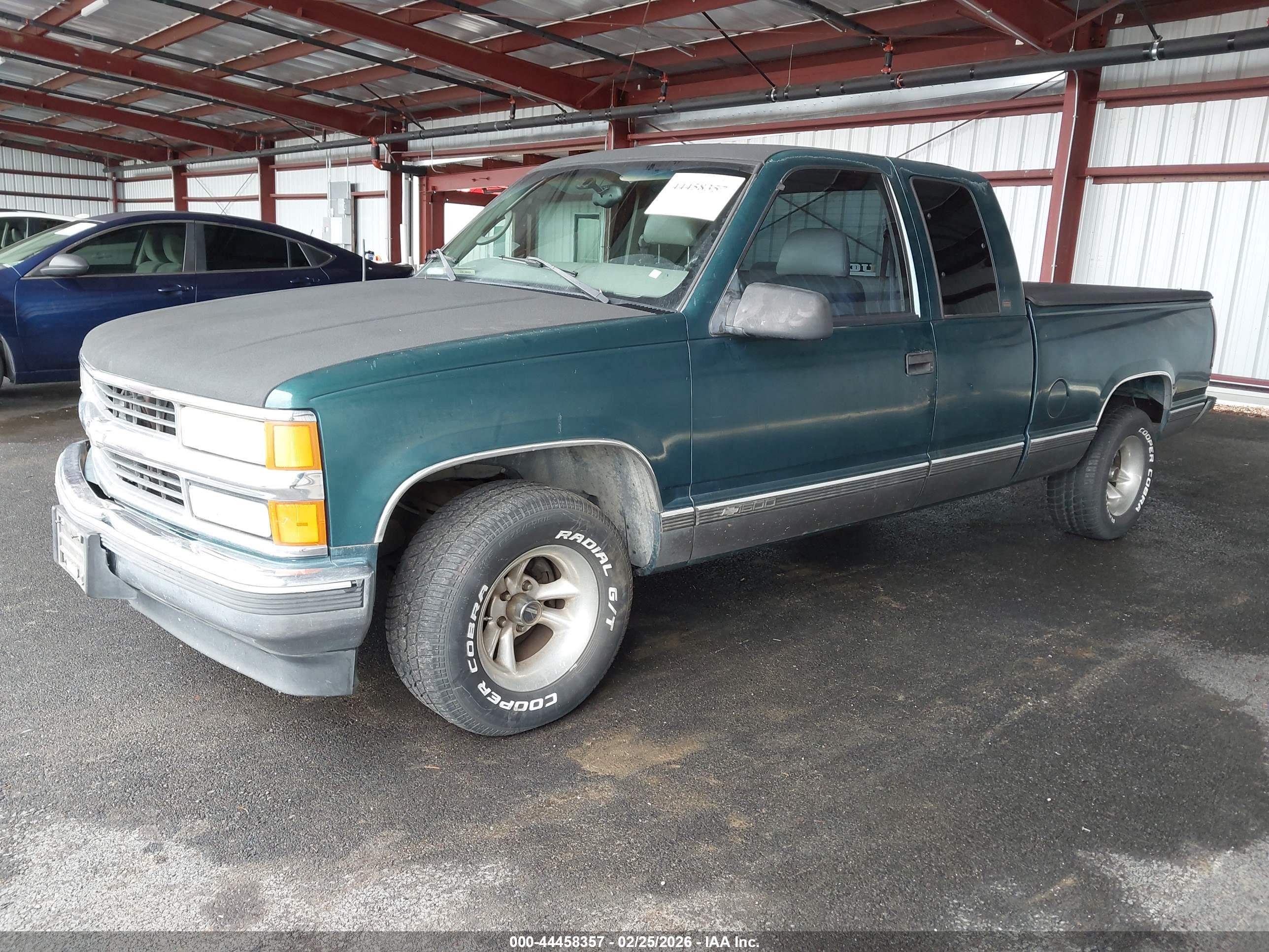 CHEVROLET C1500 image 2