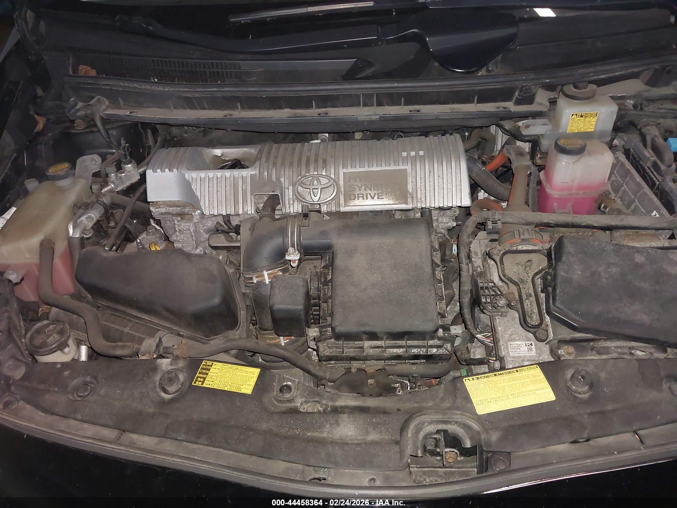 TOYOTA PRIUS image 10
