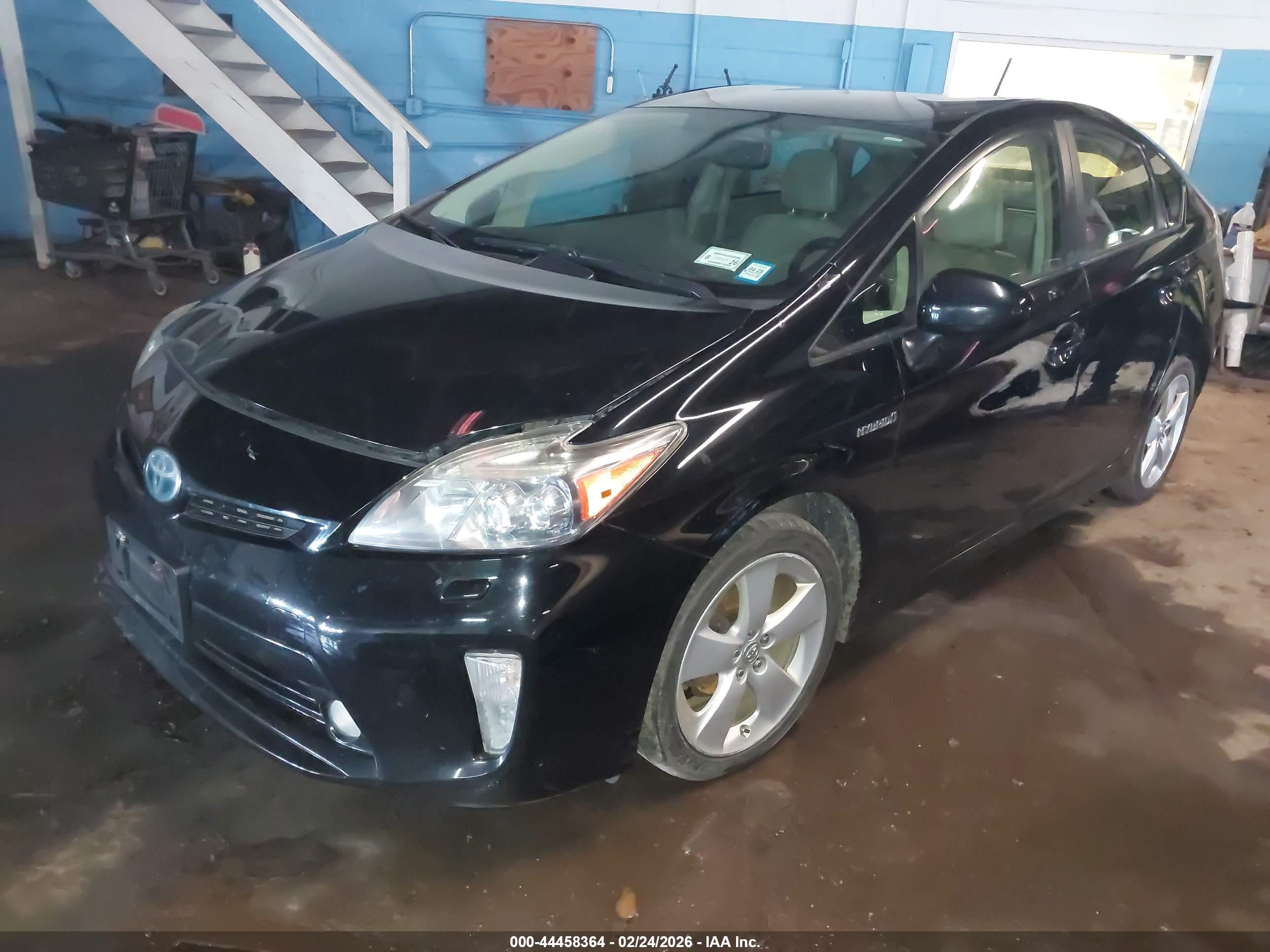 TOYOTA PRIUS image 2