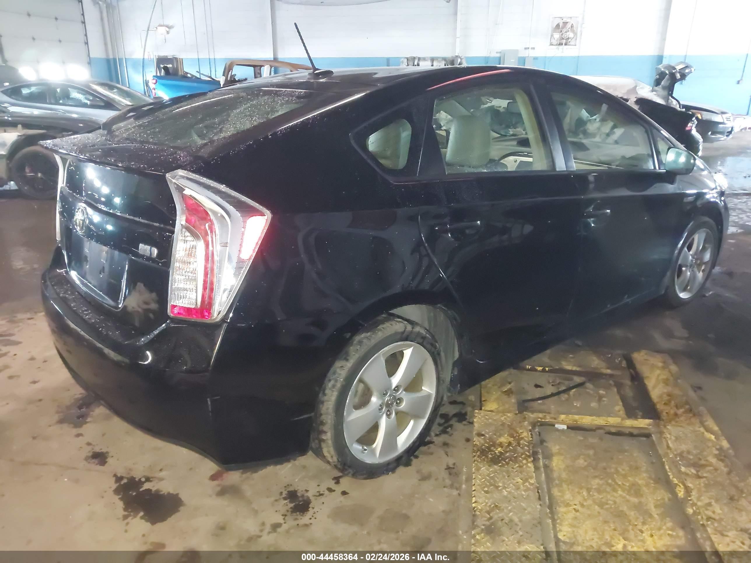 TOYOTA PRIUS image 4