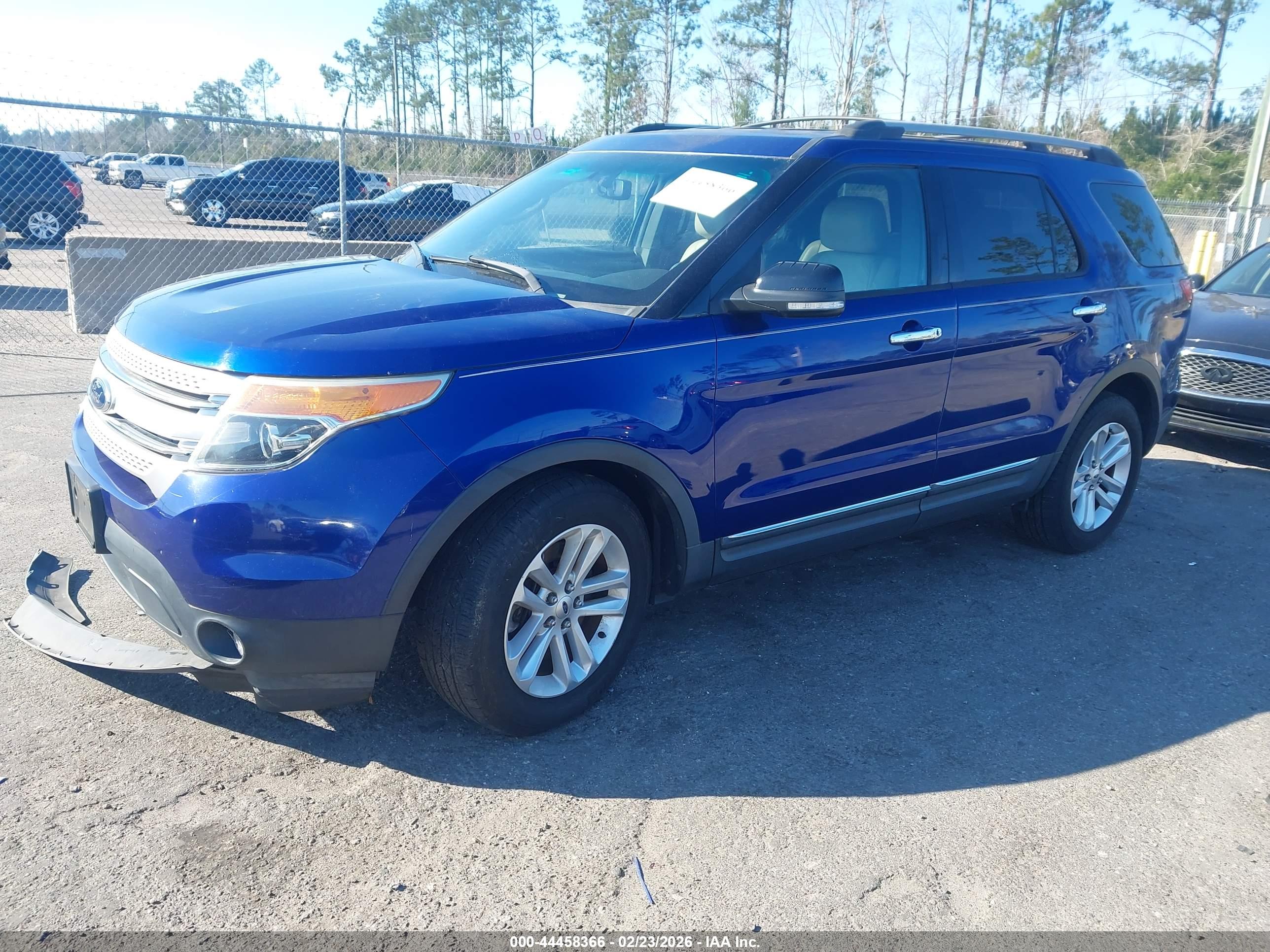 FORD EXPLORER image 2