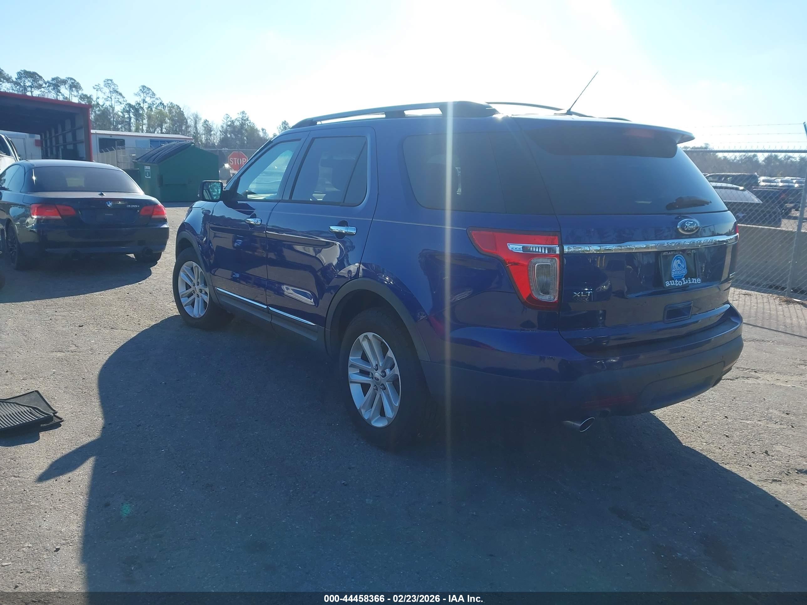 FORD EXPLORER image 3
