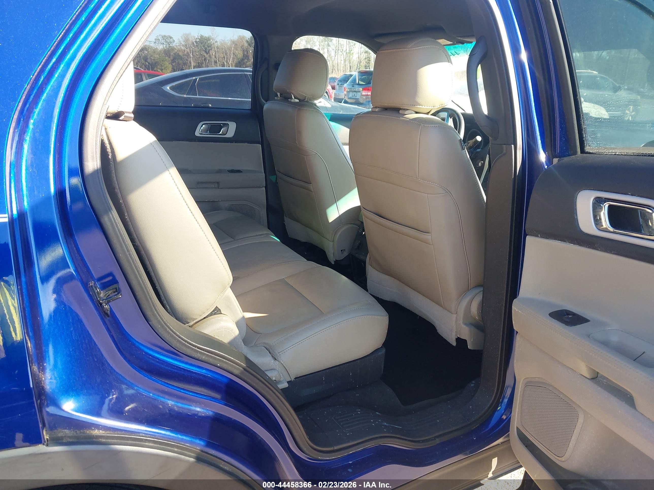 FORD EXPLORER image 8