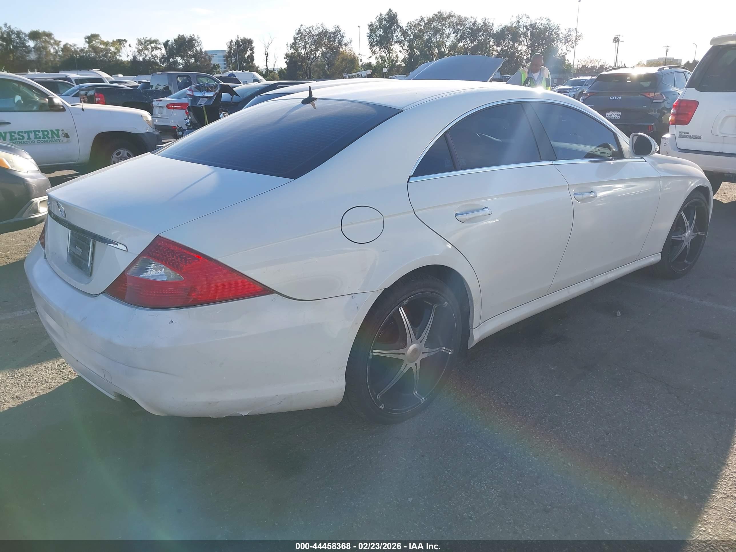 MERCEDES-BENZ CLS image 4