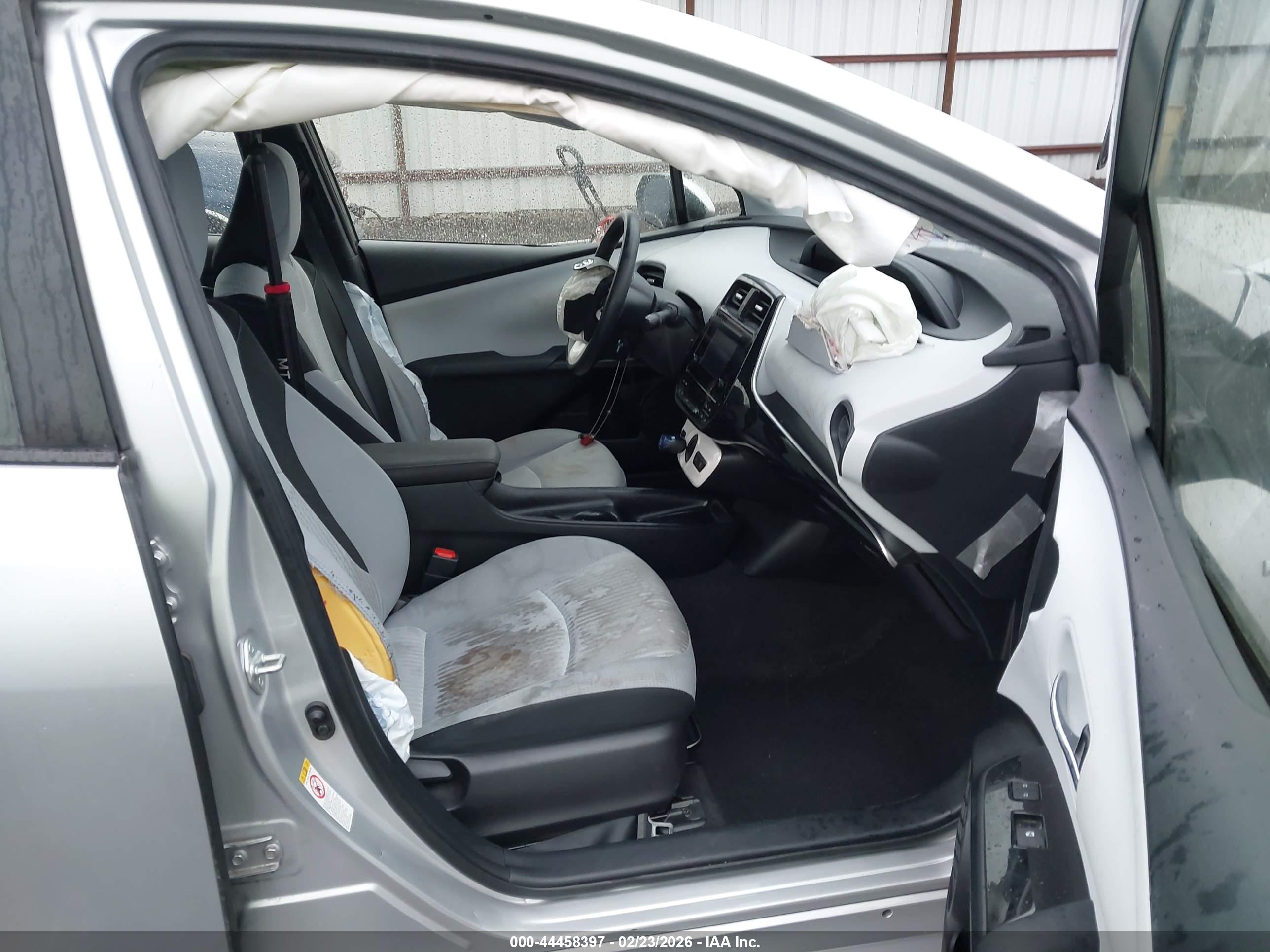 TOYOTA PRIUS image 5
